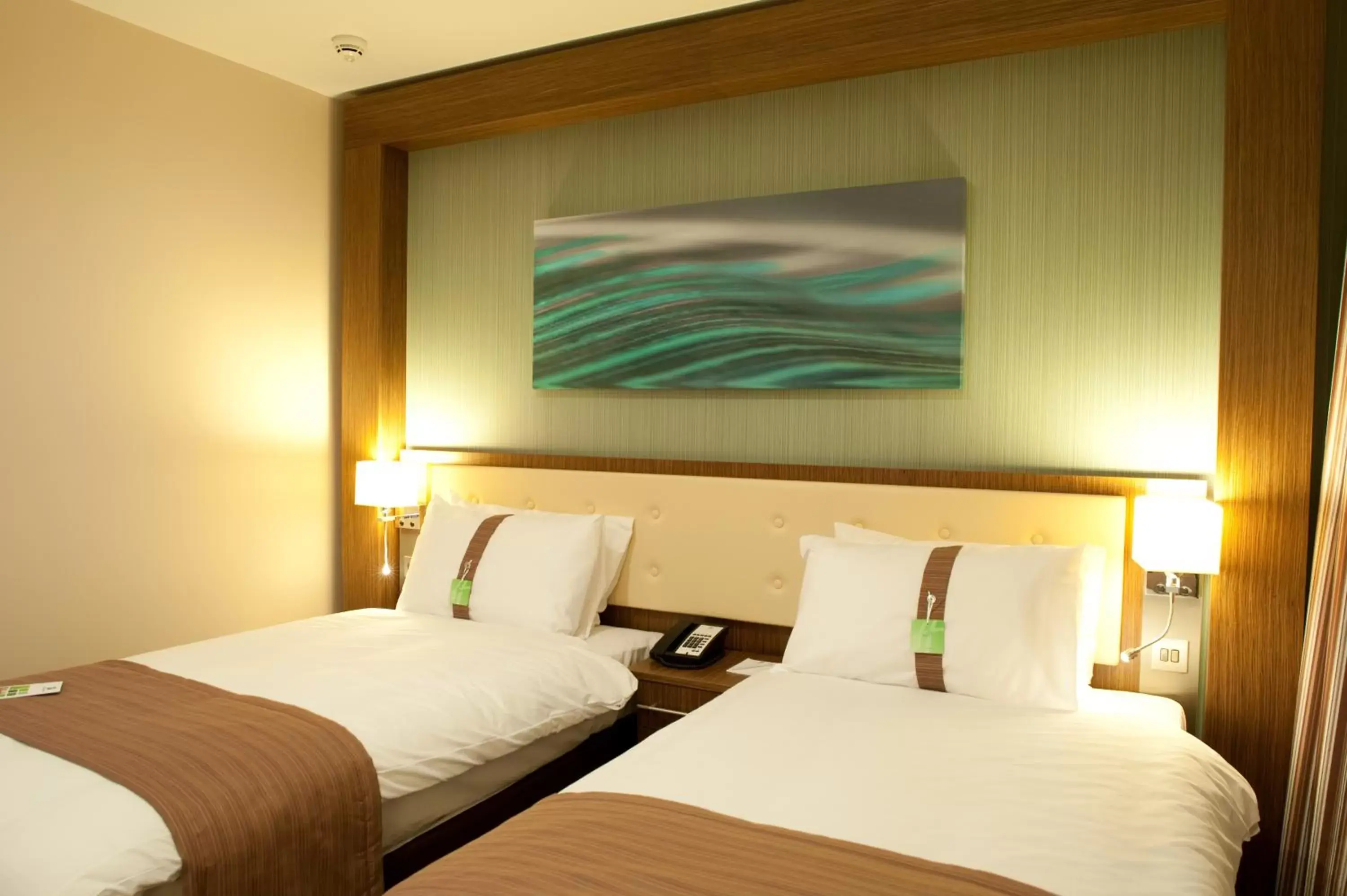 Bed in Holiday Inn Derby Riverlights, an IHG Hotel