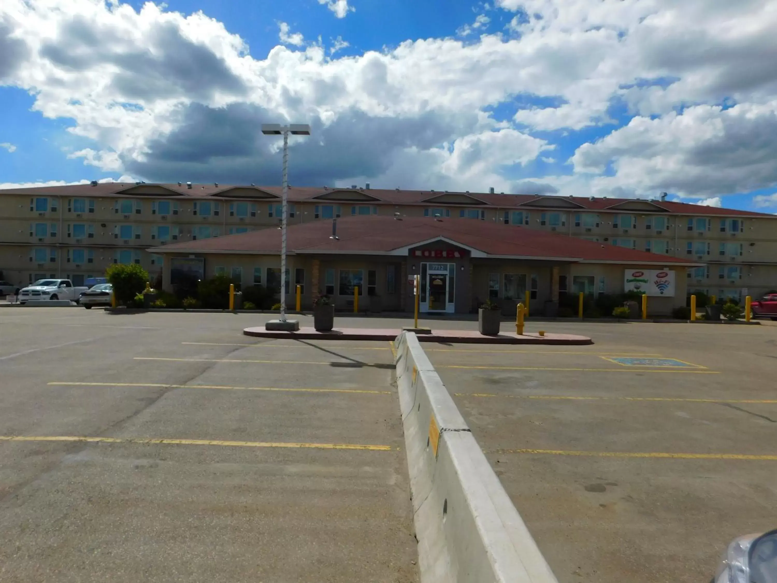 Property Building in Western Budget Motel Leduc #3