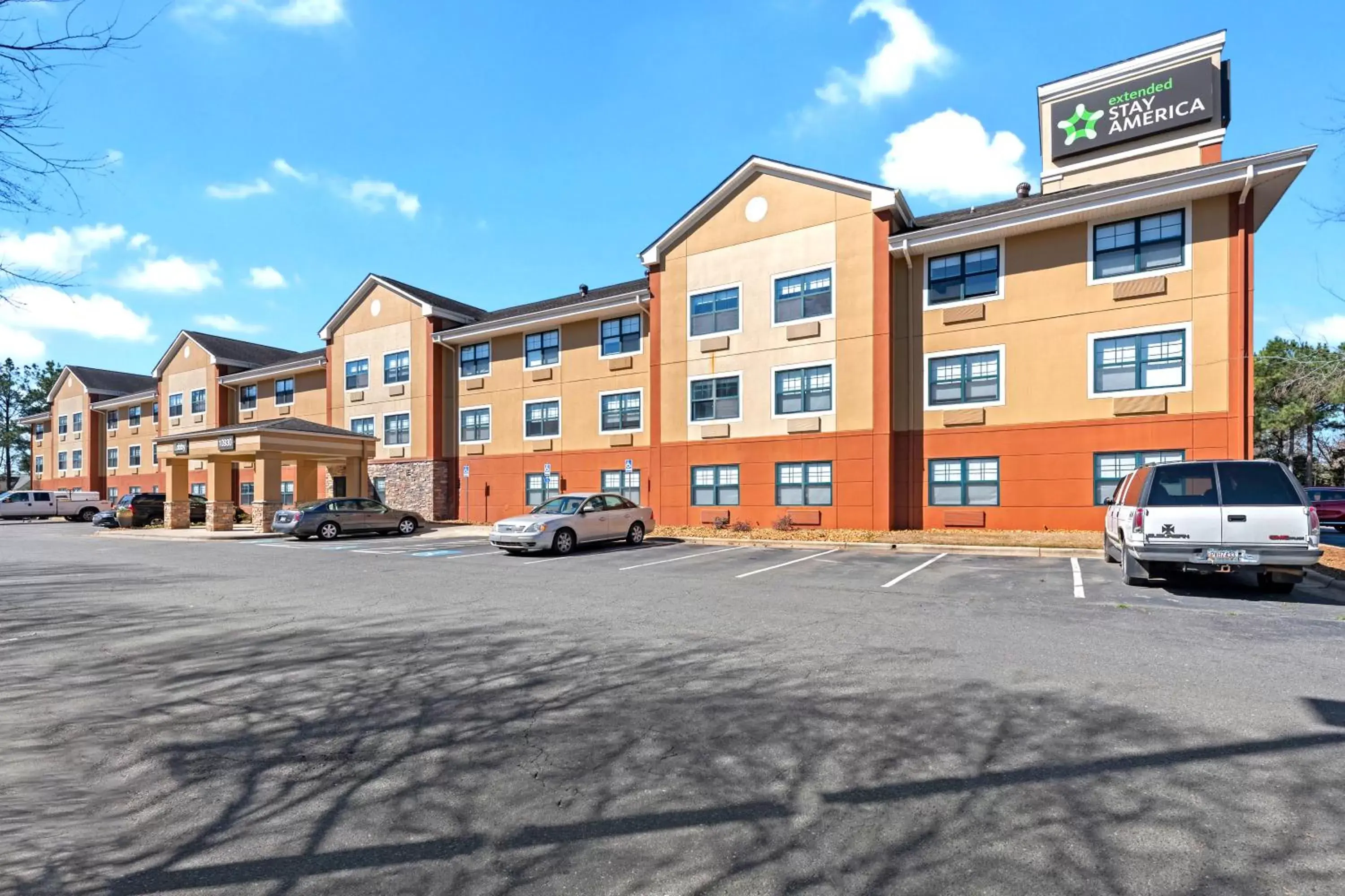 Property building in Extended Stay America Suites - Charlotte - Pineville - Park Rd