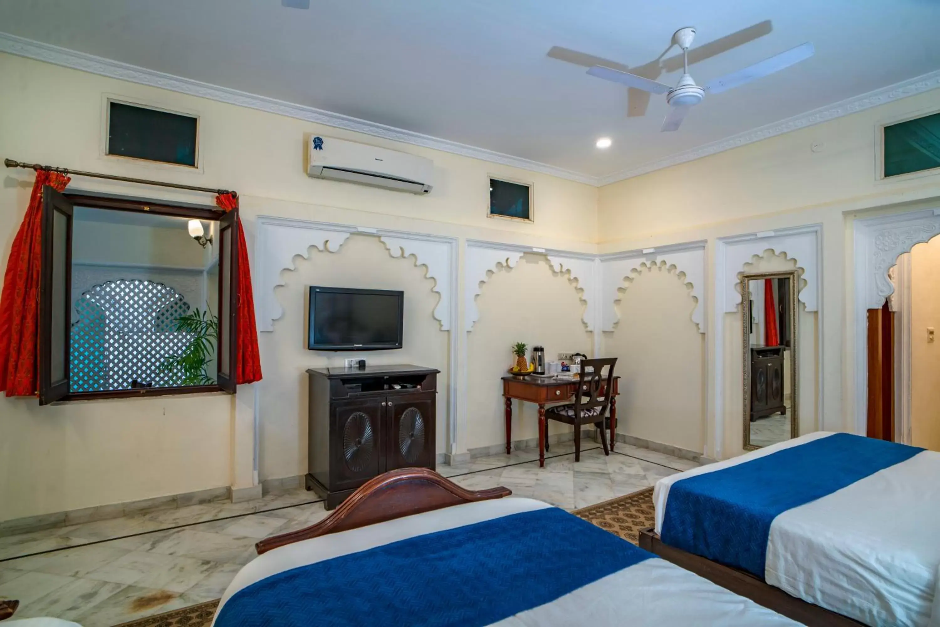 TV and multimedia, TV/Entertainment Center in Swaroop Vilas - Lake Facing Boutique Hotel