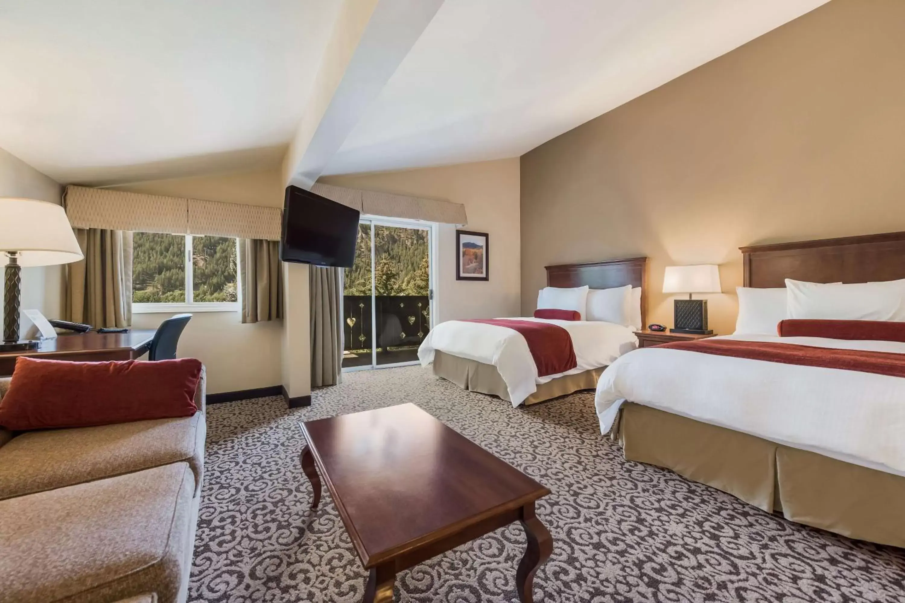 Bedroom in Best Western Tyrolean Lodge