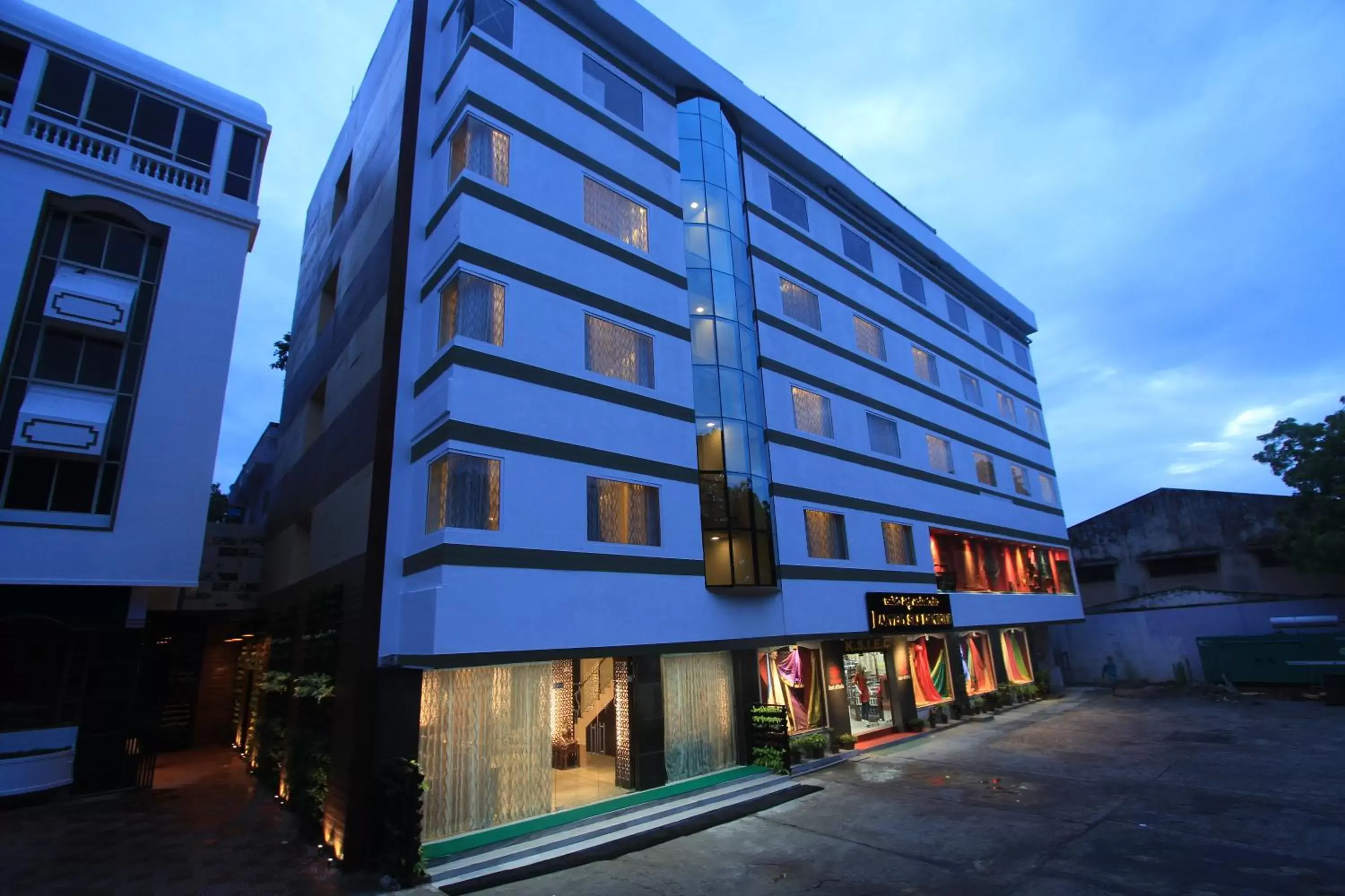 Property building in Sandesh Pride Property building in Sandesh Pride