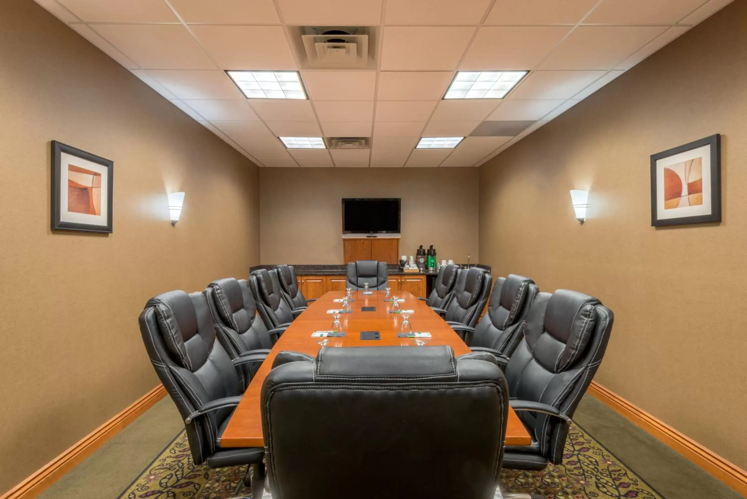 Meeting/conference room in Holiday Inn Casper East-Medical Center, an IHG Hotel