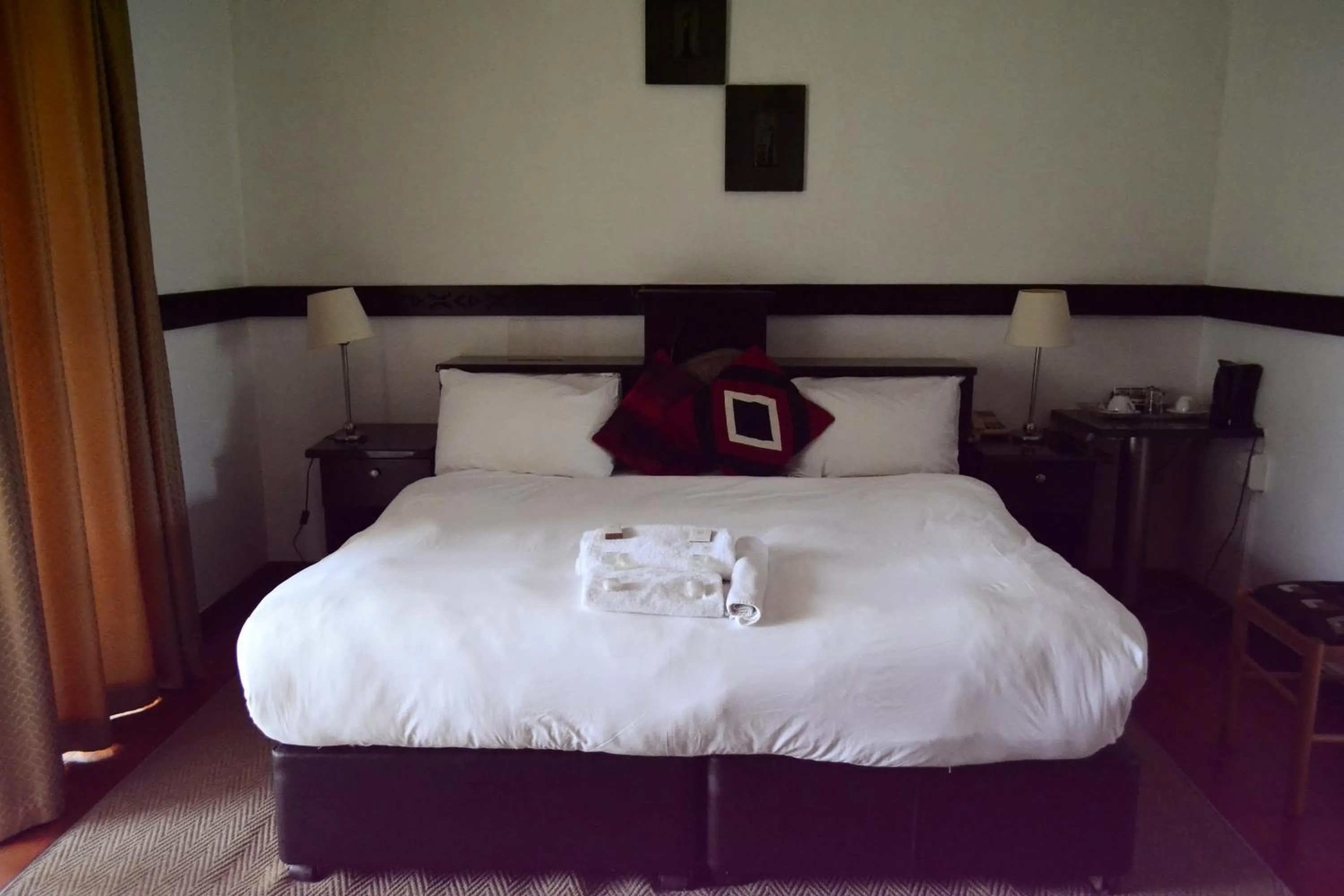 Bed in Laletsa Lodge