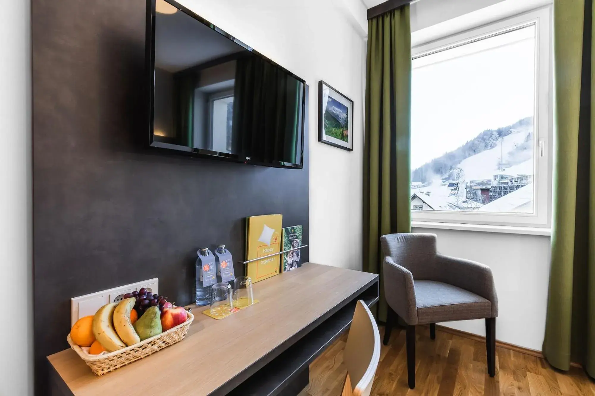 TV and multimedia in JUFA Hotel Schladming