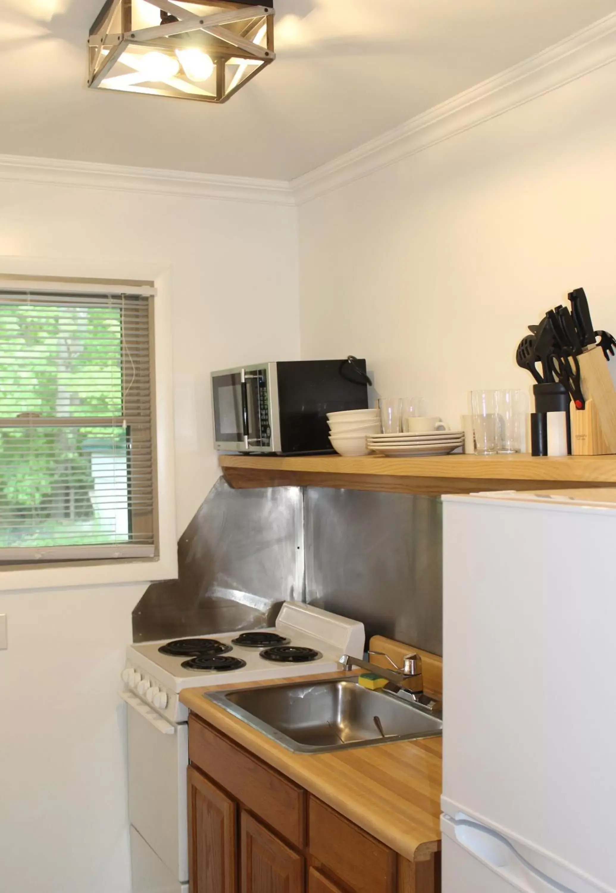 Kitchen/Kitchenette in Catskill Seasons Inn