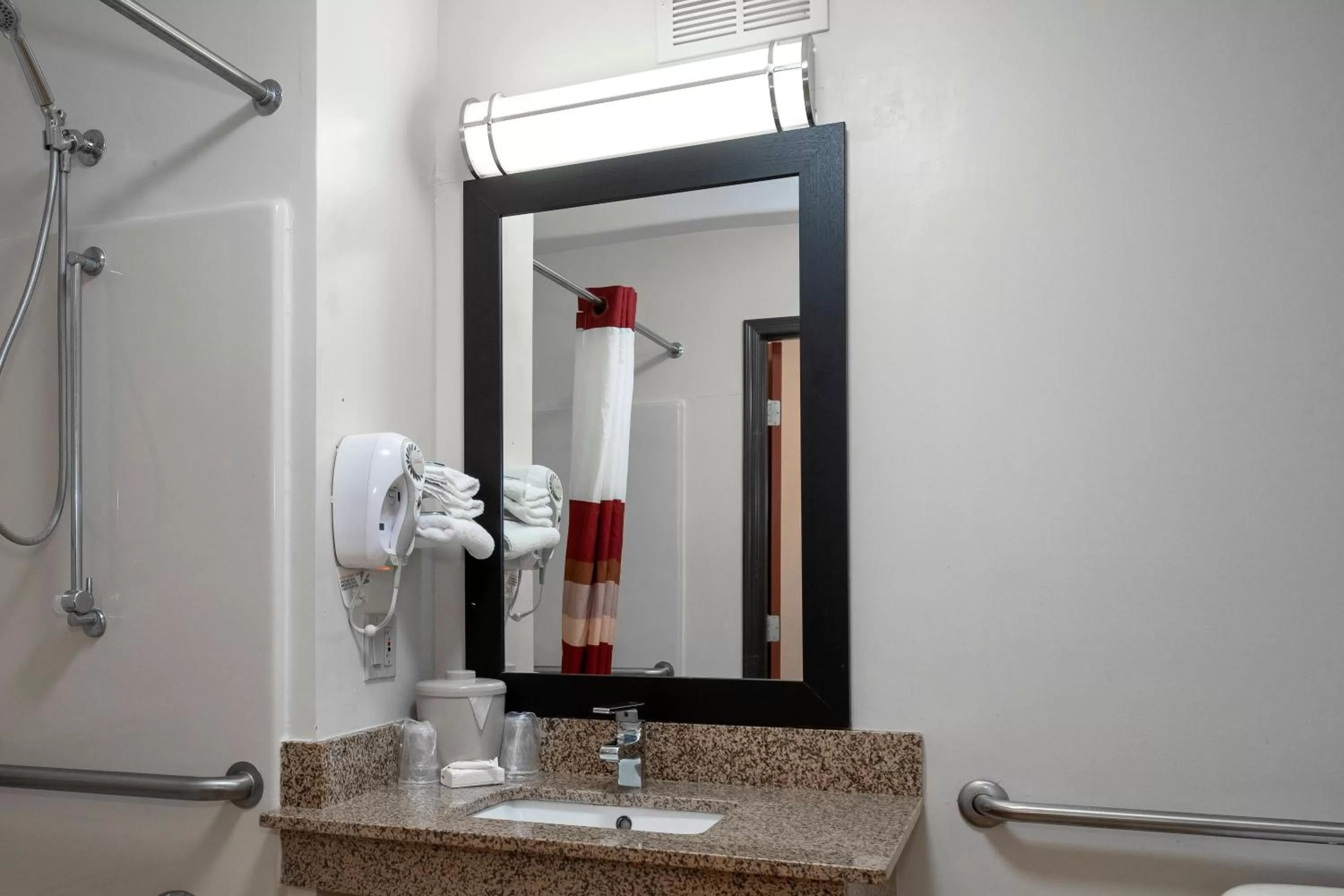 Other in Red Roof Inn & Suites Dover Downtown