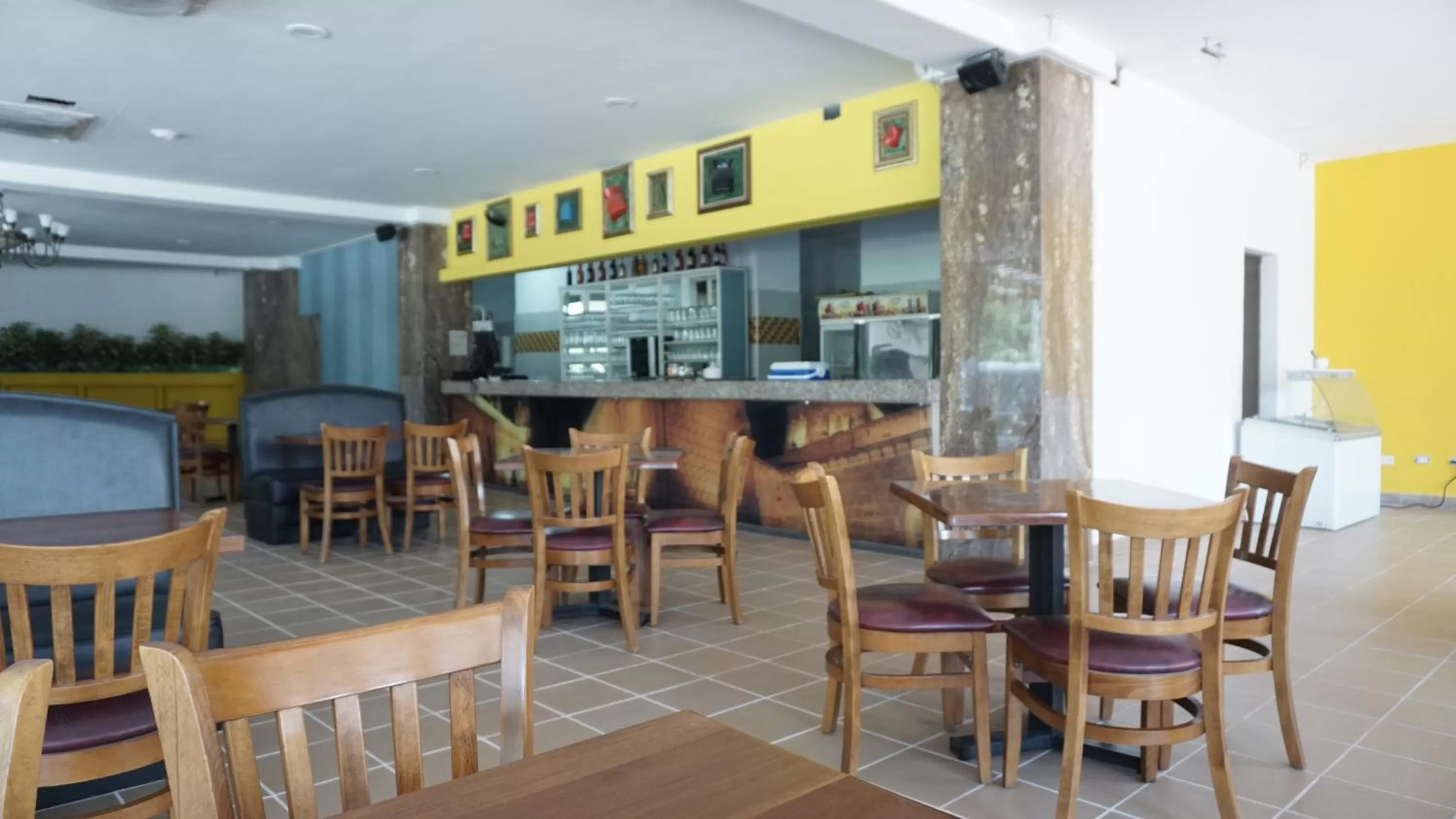 Restaurant/places to eat in Hotel Ventura