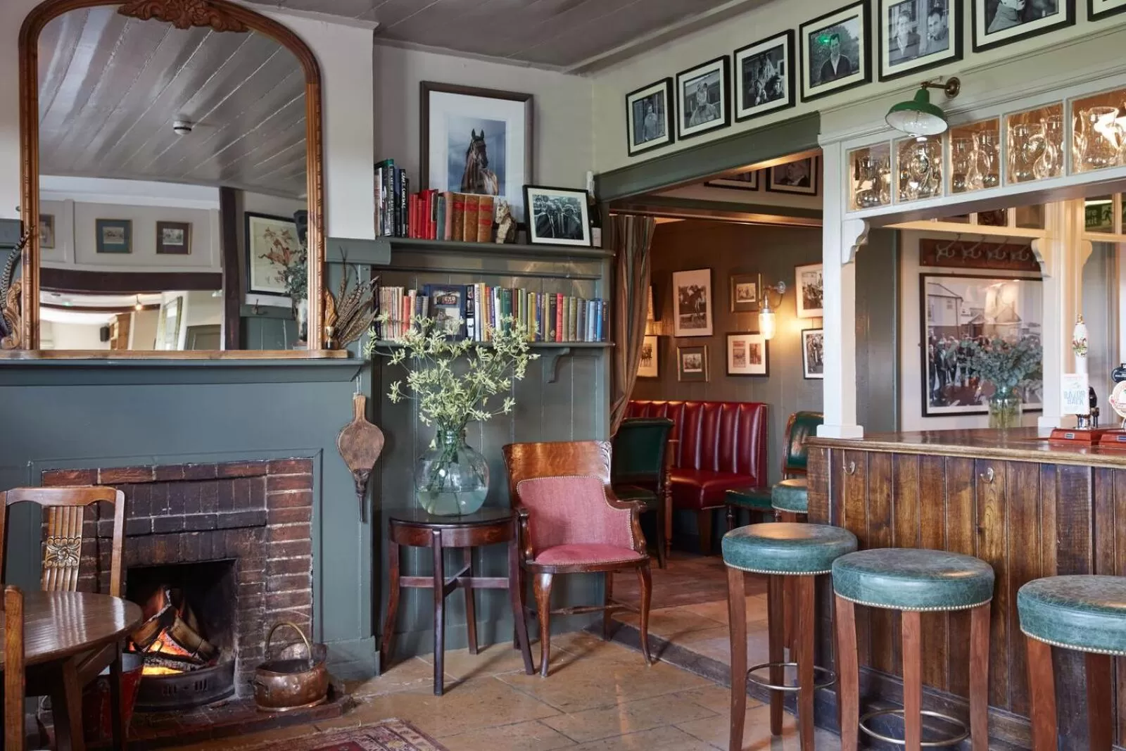 Lounge or bar, Restaurant/Places to Eat in The Pheasant Inn