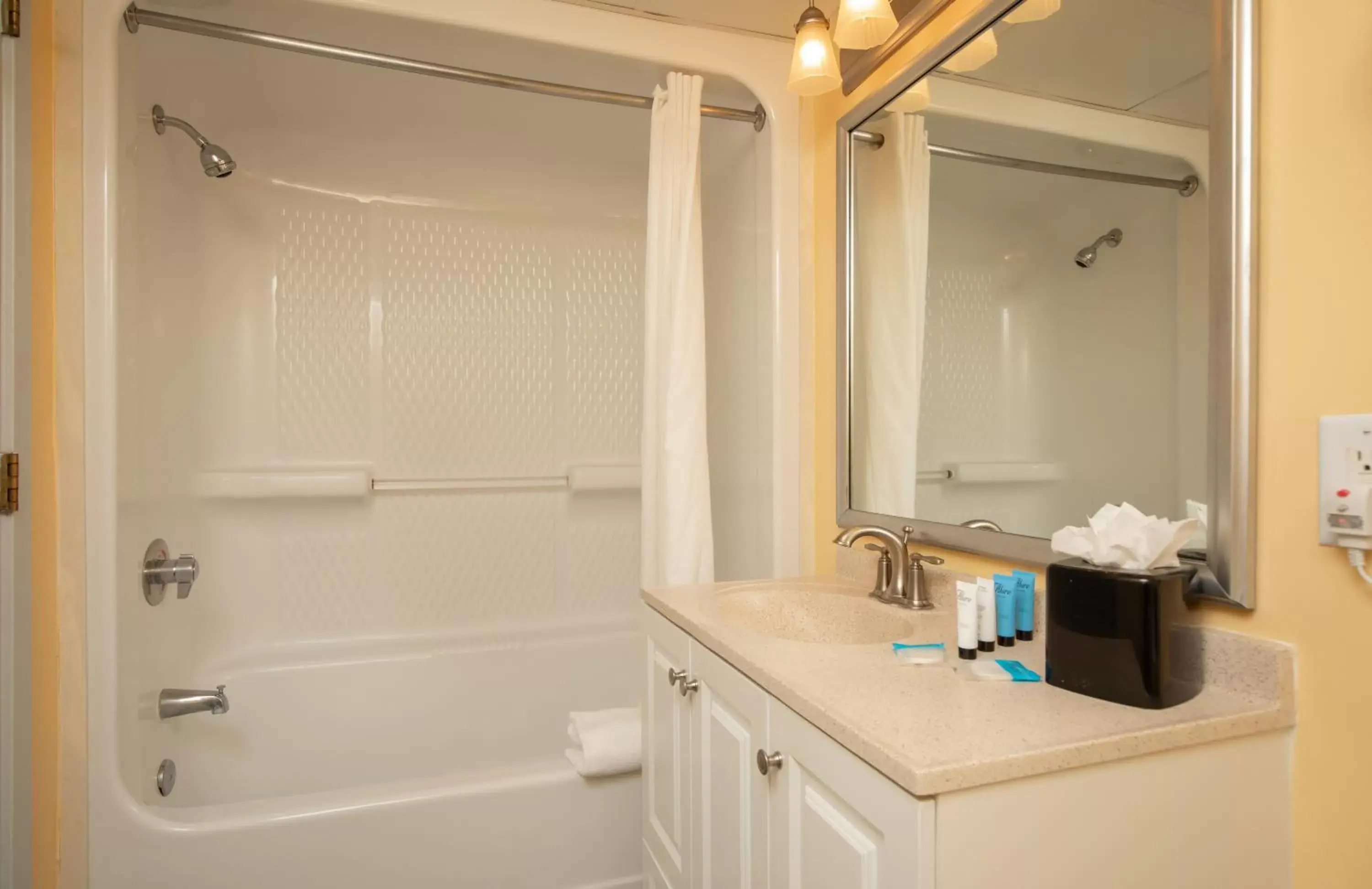 Bathroom in Grande Shores Ocean Resorts Condominiums