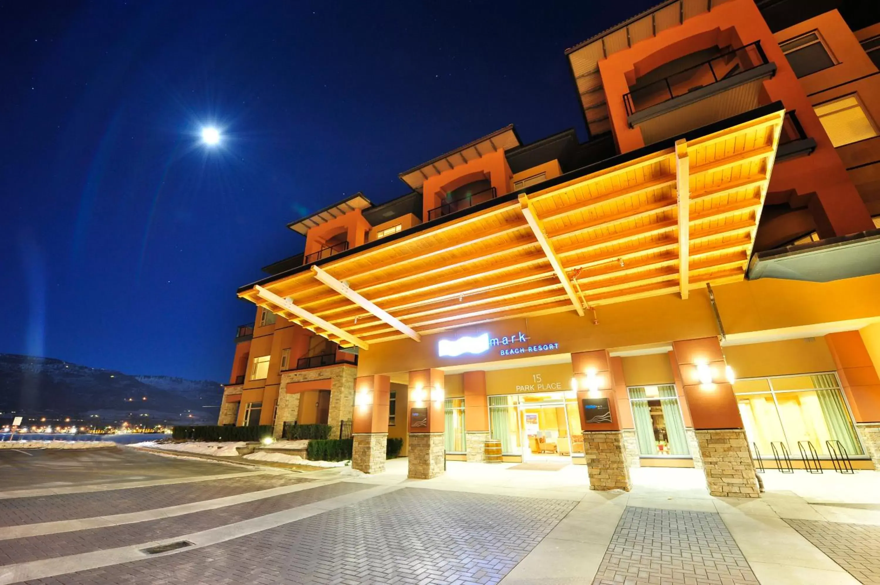 Facade/entrance, Property Building in Watermark Beach Resort