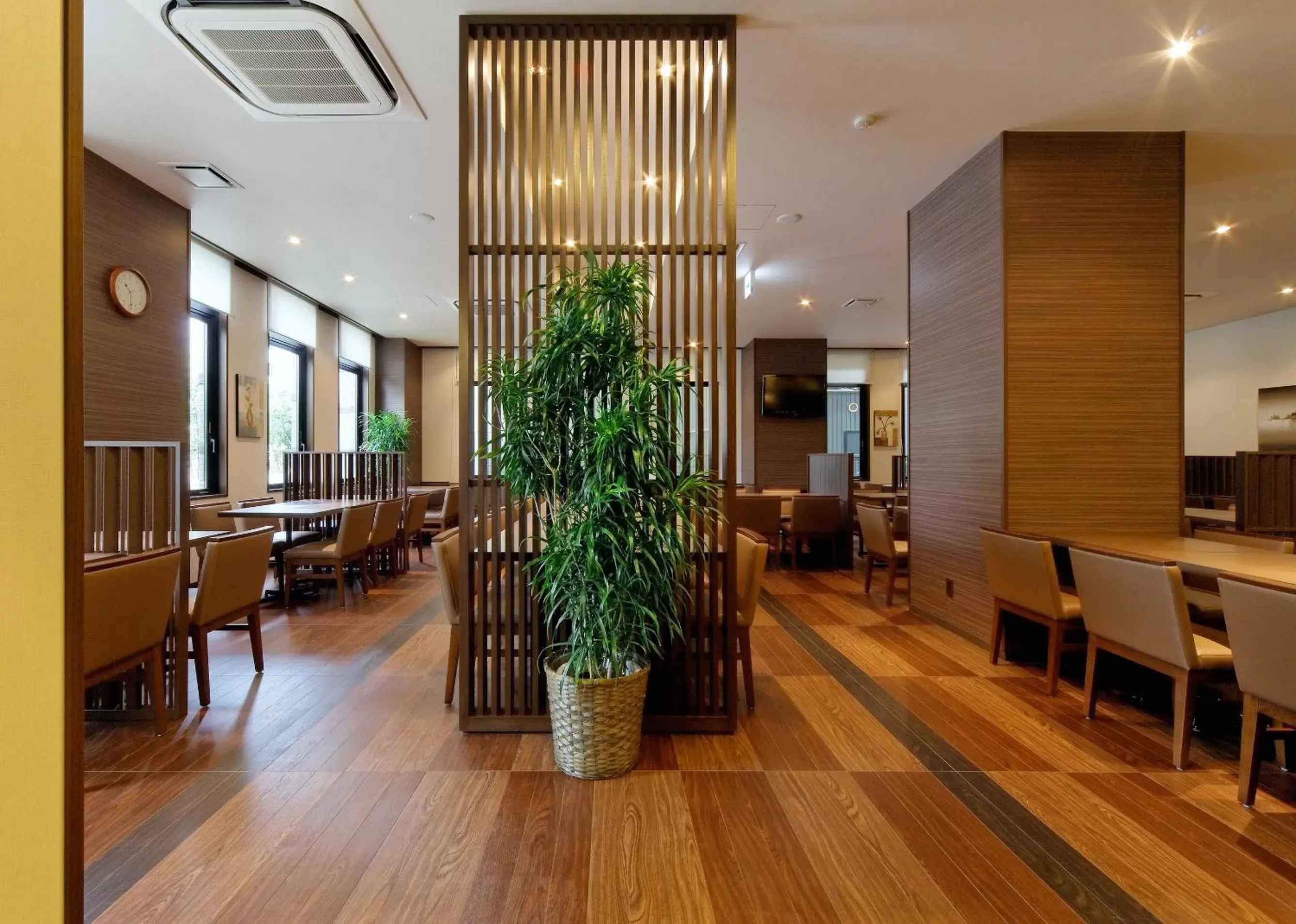 Day, Restaurant/Places to Eat in Hotel Route-Inn Nagoya Imaike Ekimae