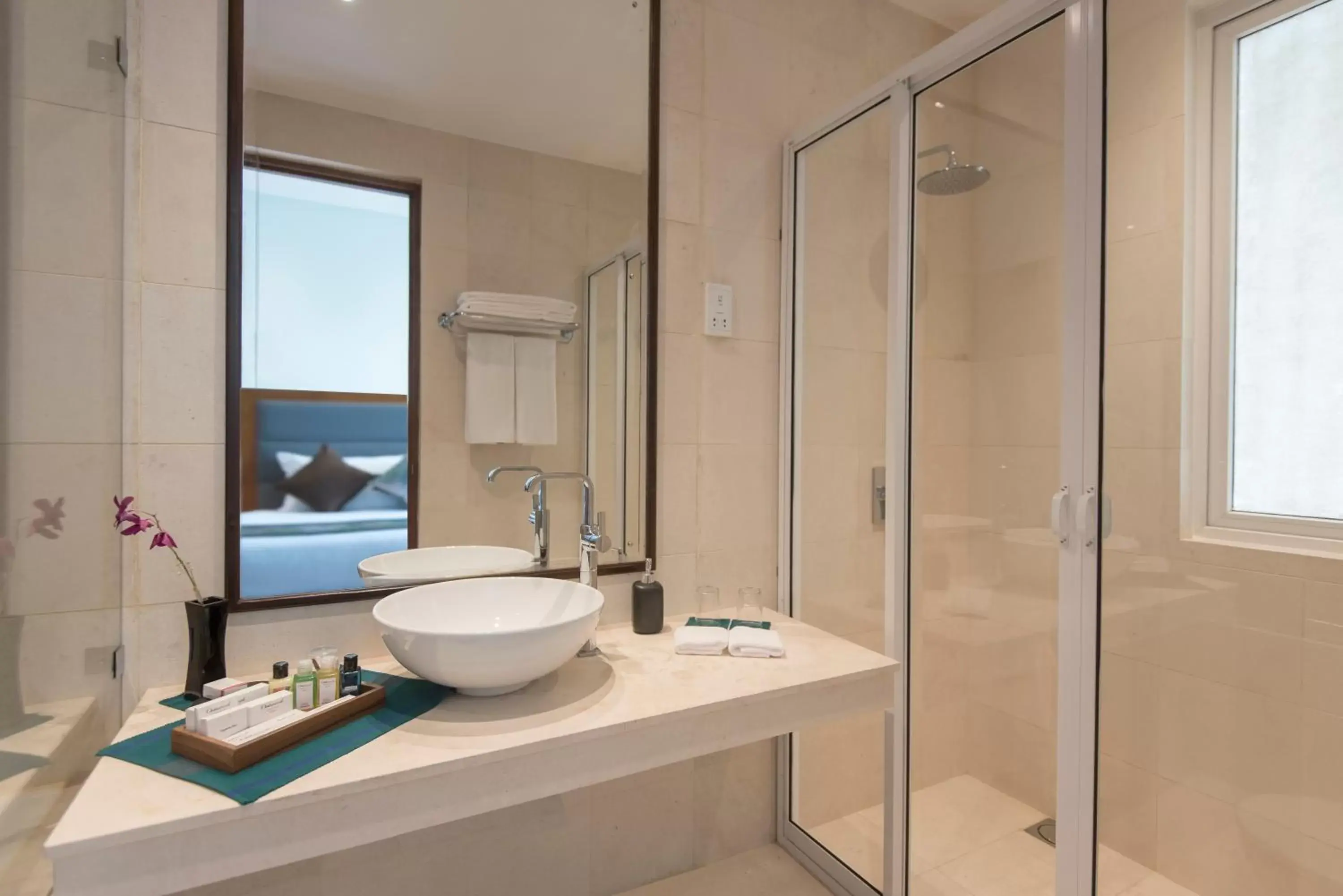 Bathroom in Ocean Edge Suites & Hotel Colombo