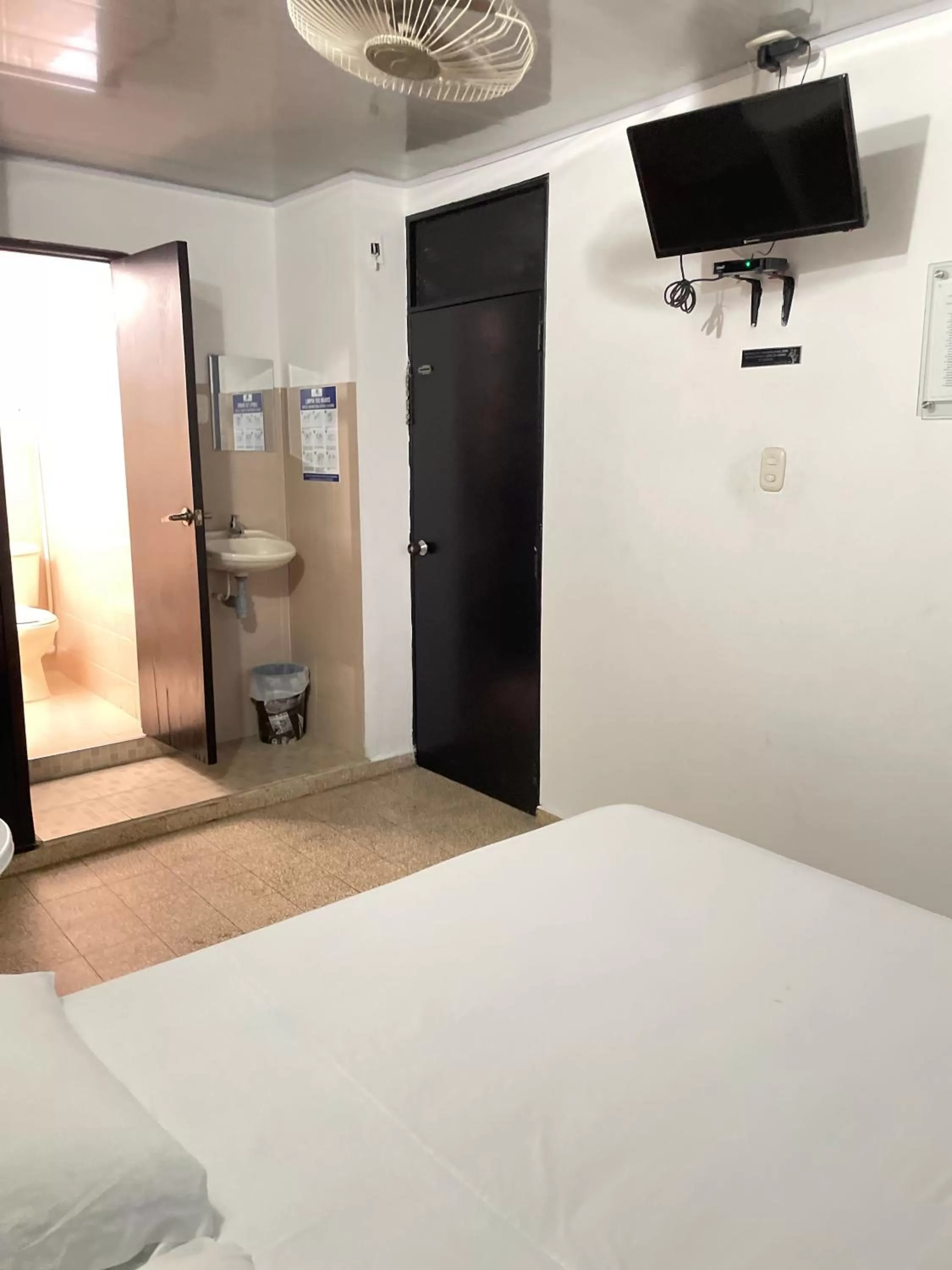 Guests, Bed in Hotel Balop