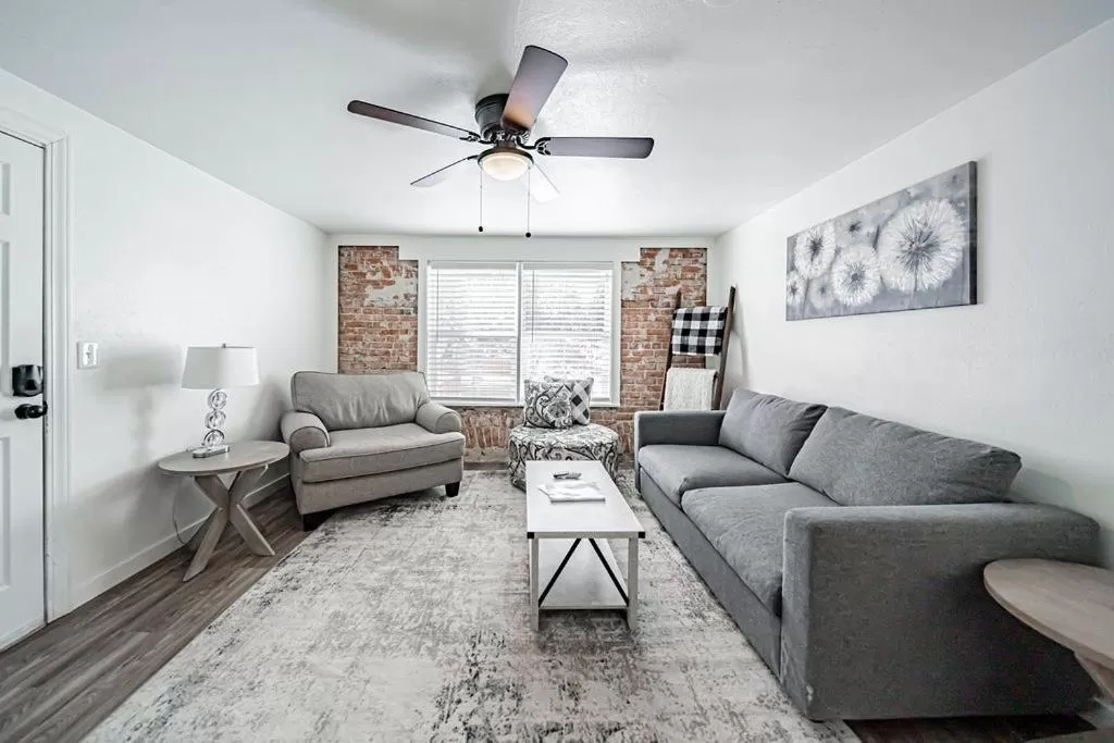 Living room, Seating Area in Suites of Lava Hot Springs