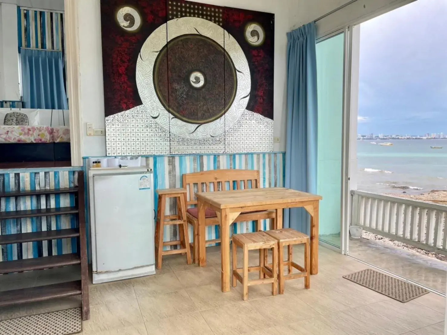 Living room, Dining Area in Baan I Talay On Sea Koh Larn