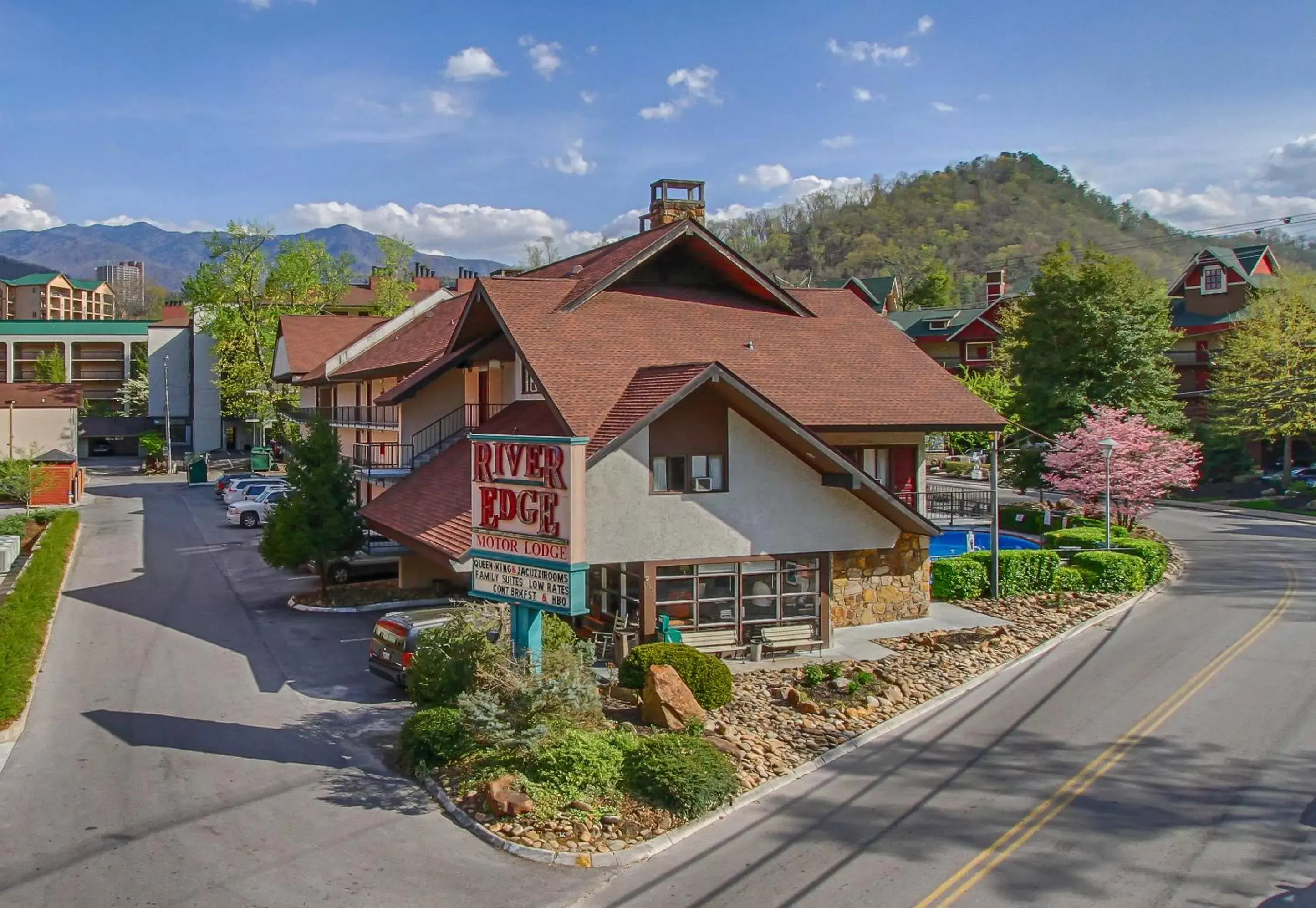 Facade/entrance, Property Building in River Edge Inn