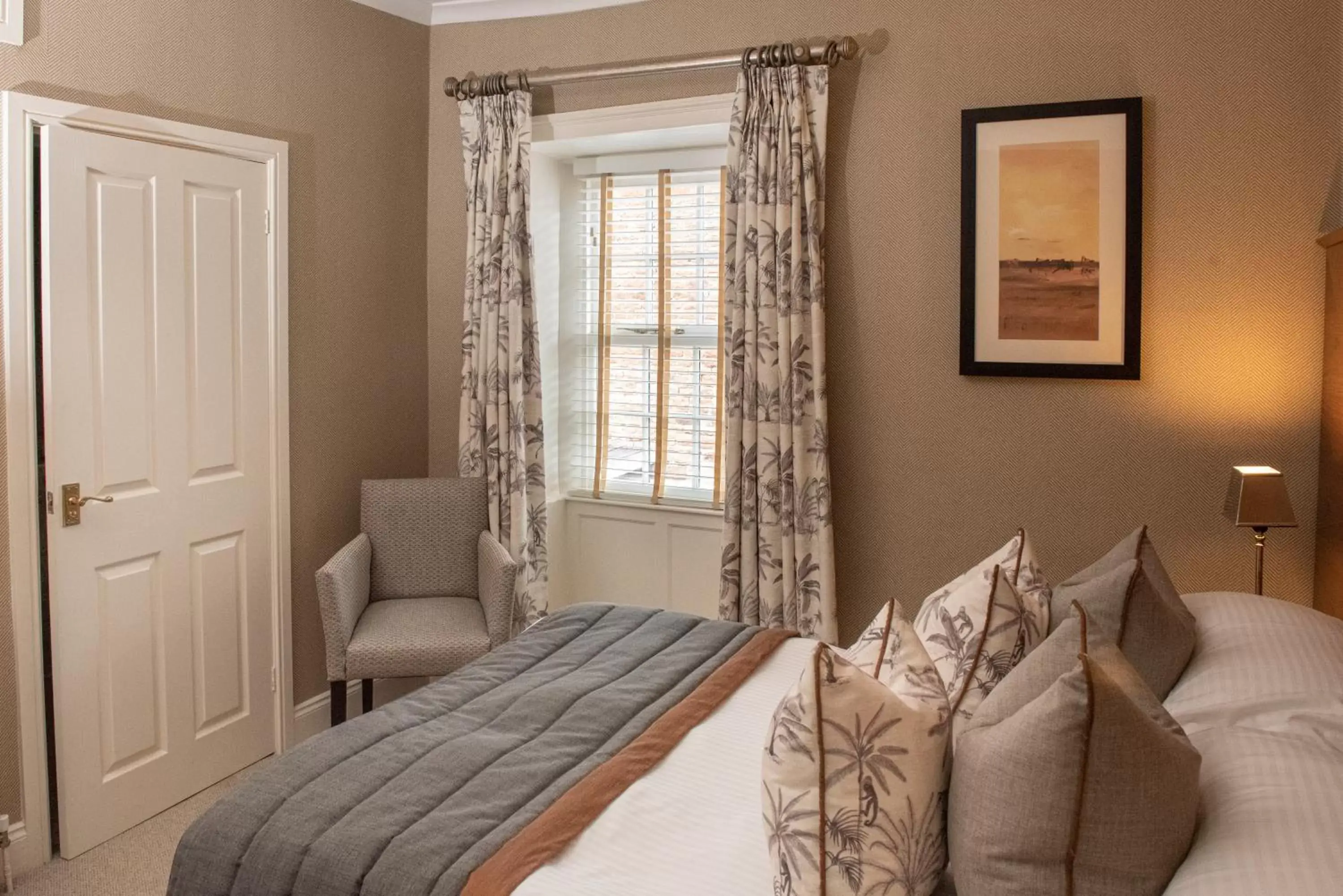 Bed in Roundthorn Country House & Luxury Apartments