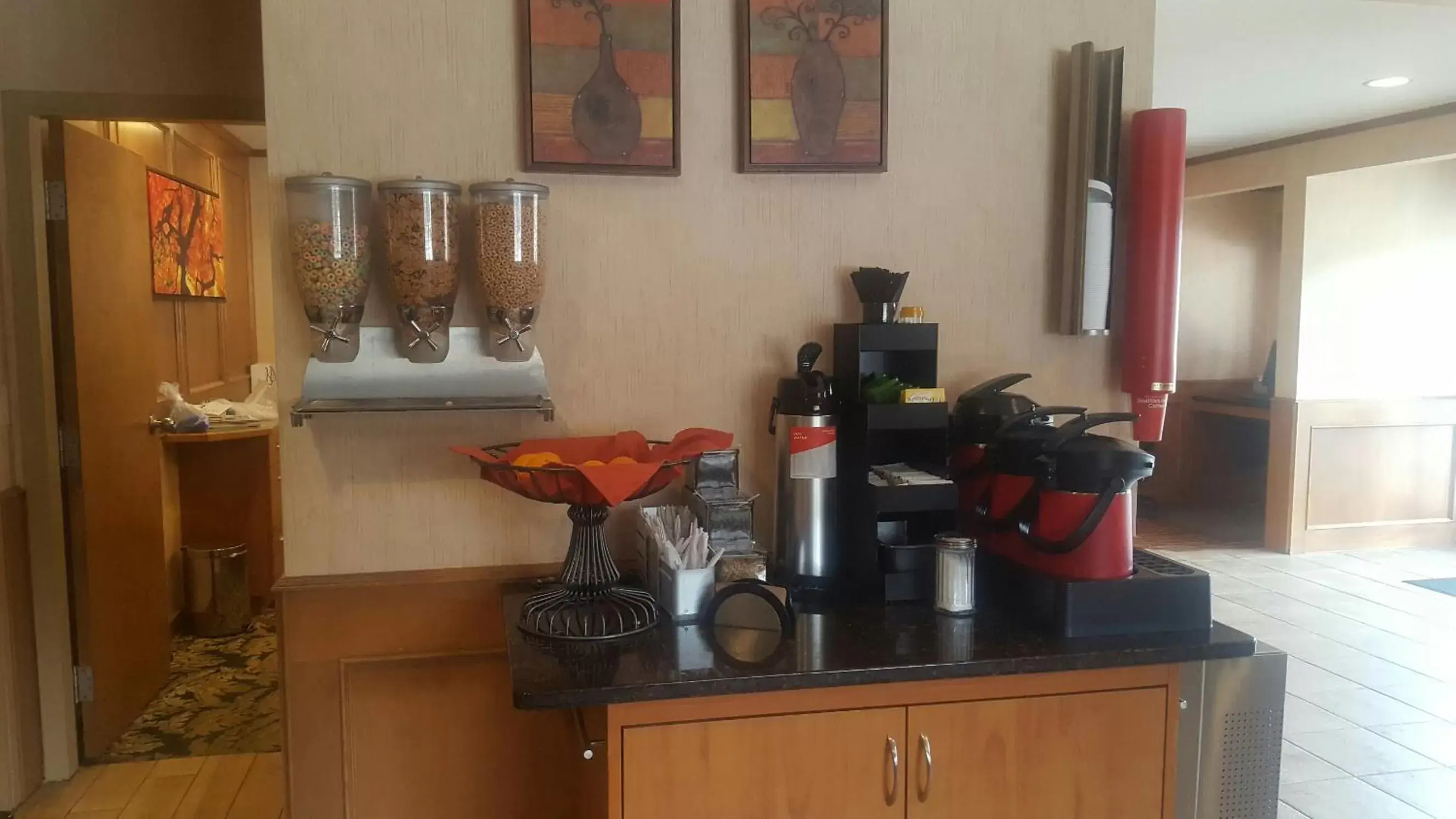Coffee/tea facilities in SureStay Plus Hotel by Best Western Salmon Arm