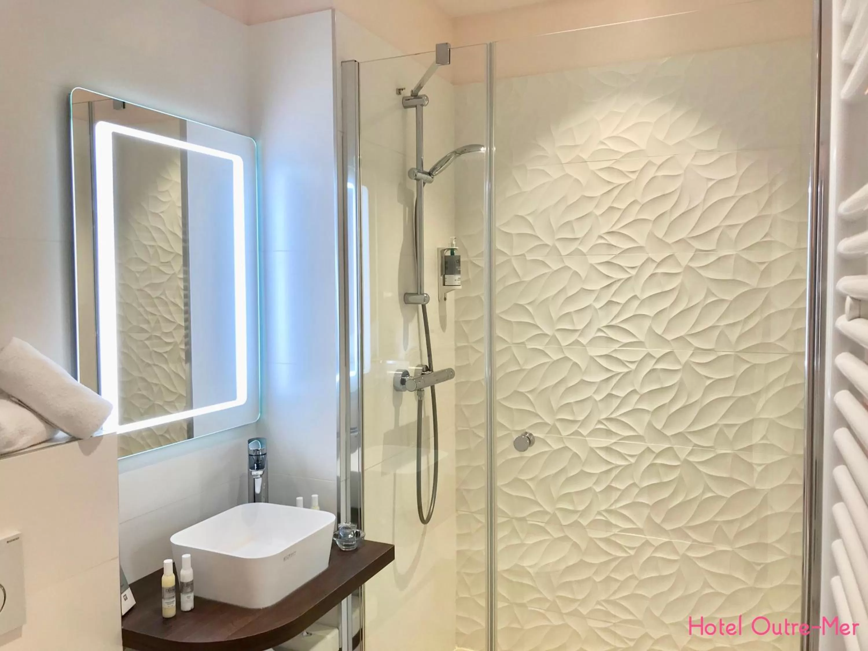 Shower in Hôtel Outre-Mer - Villa Le Couchant