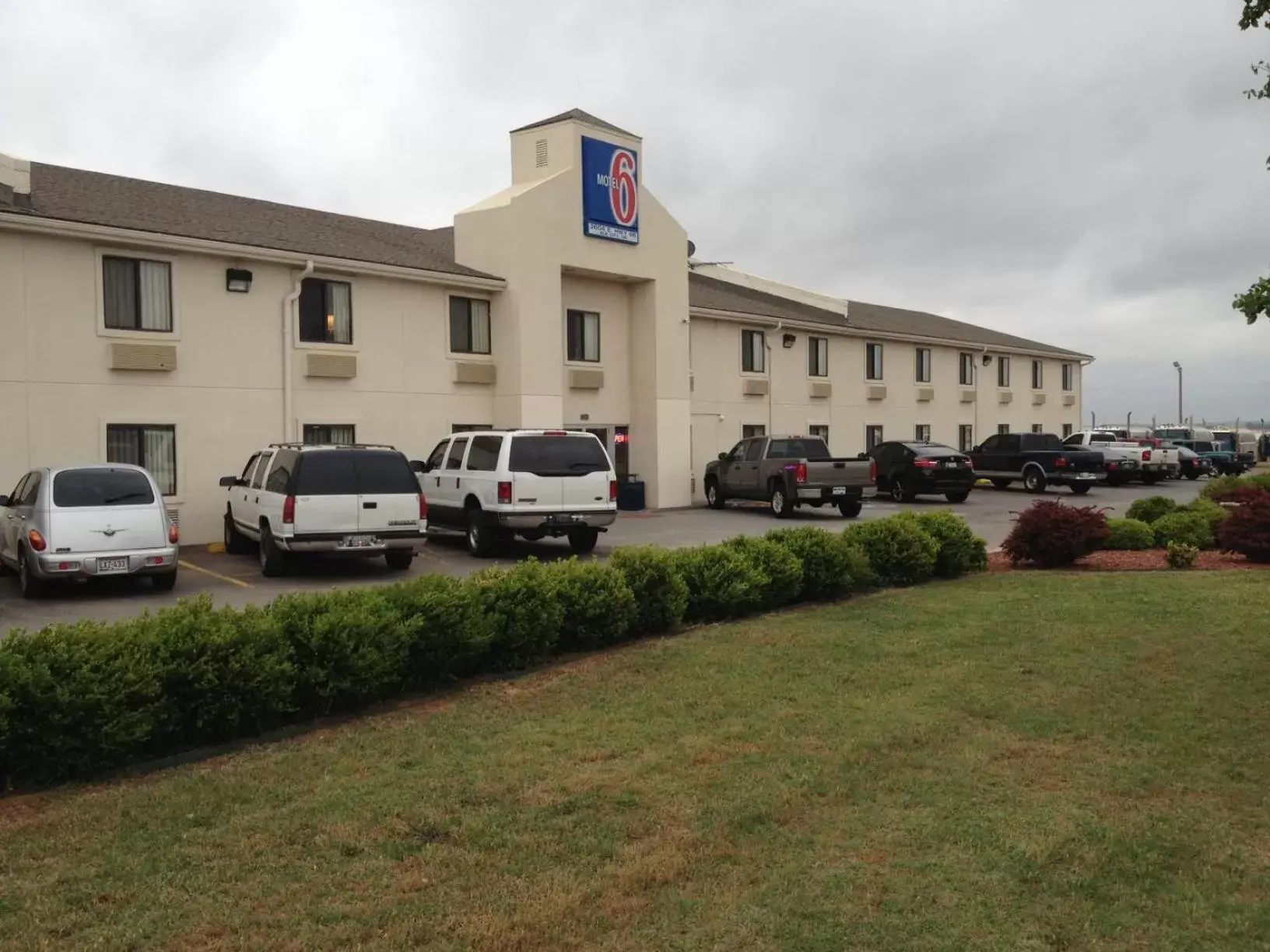 Property building, Garden in Motel 6 Elk City, Ok