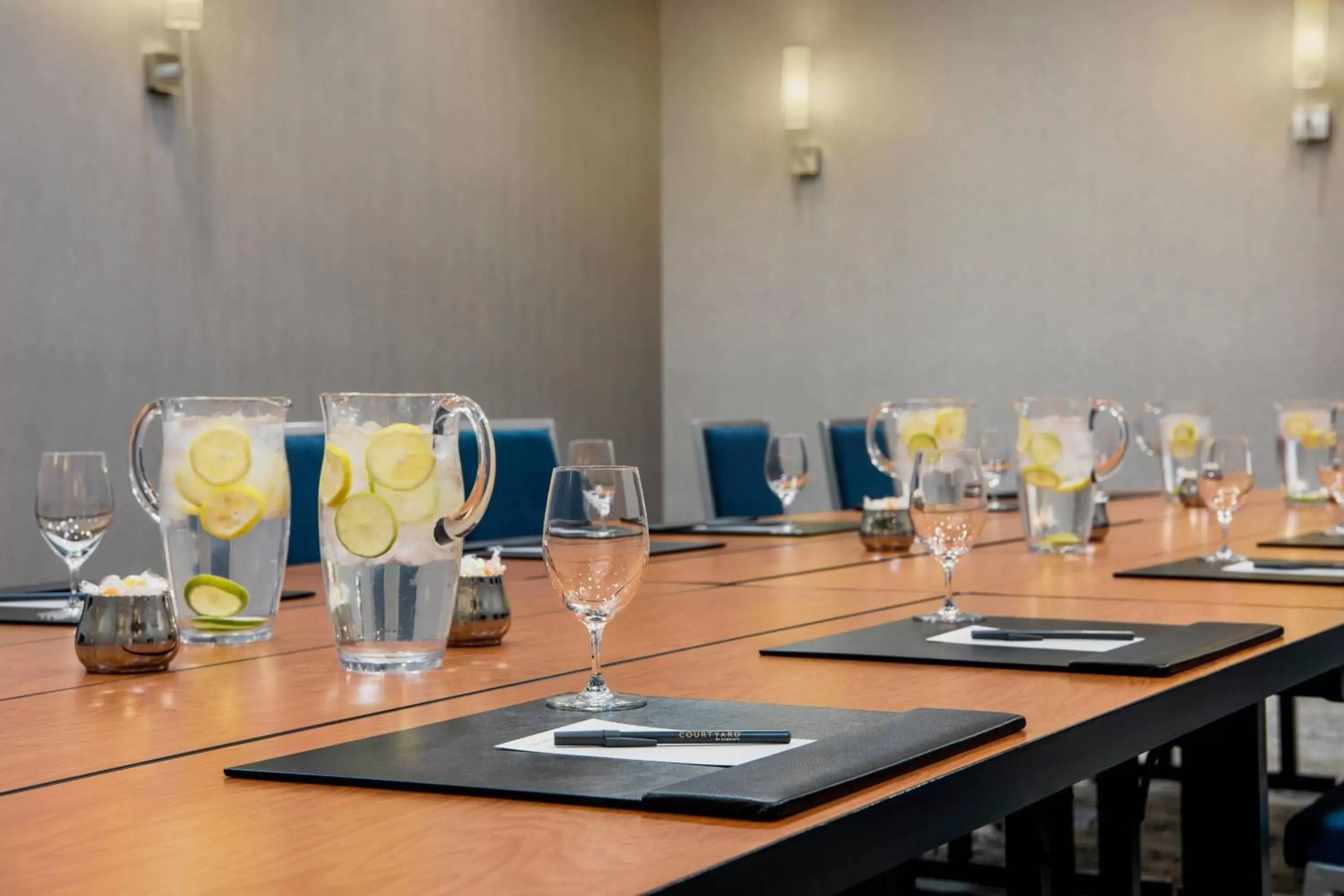 Meeting/conference room in Courtyard by Marriott Edmonton West