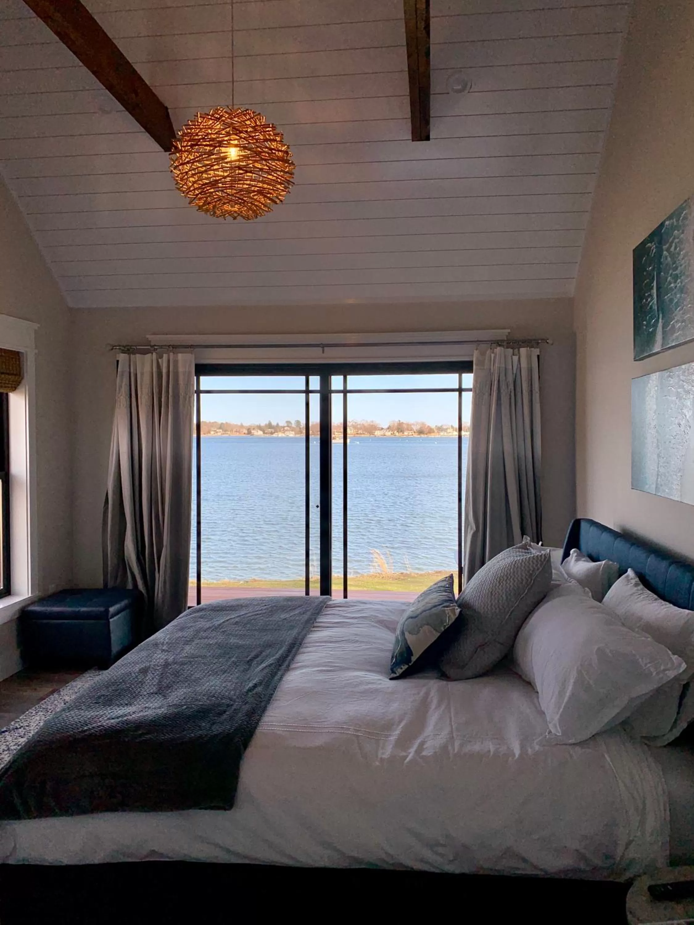 Bed in Harbor View Landing
