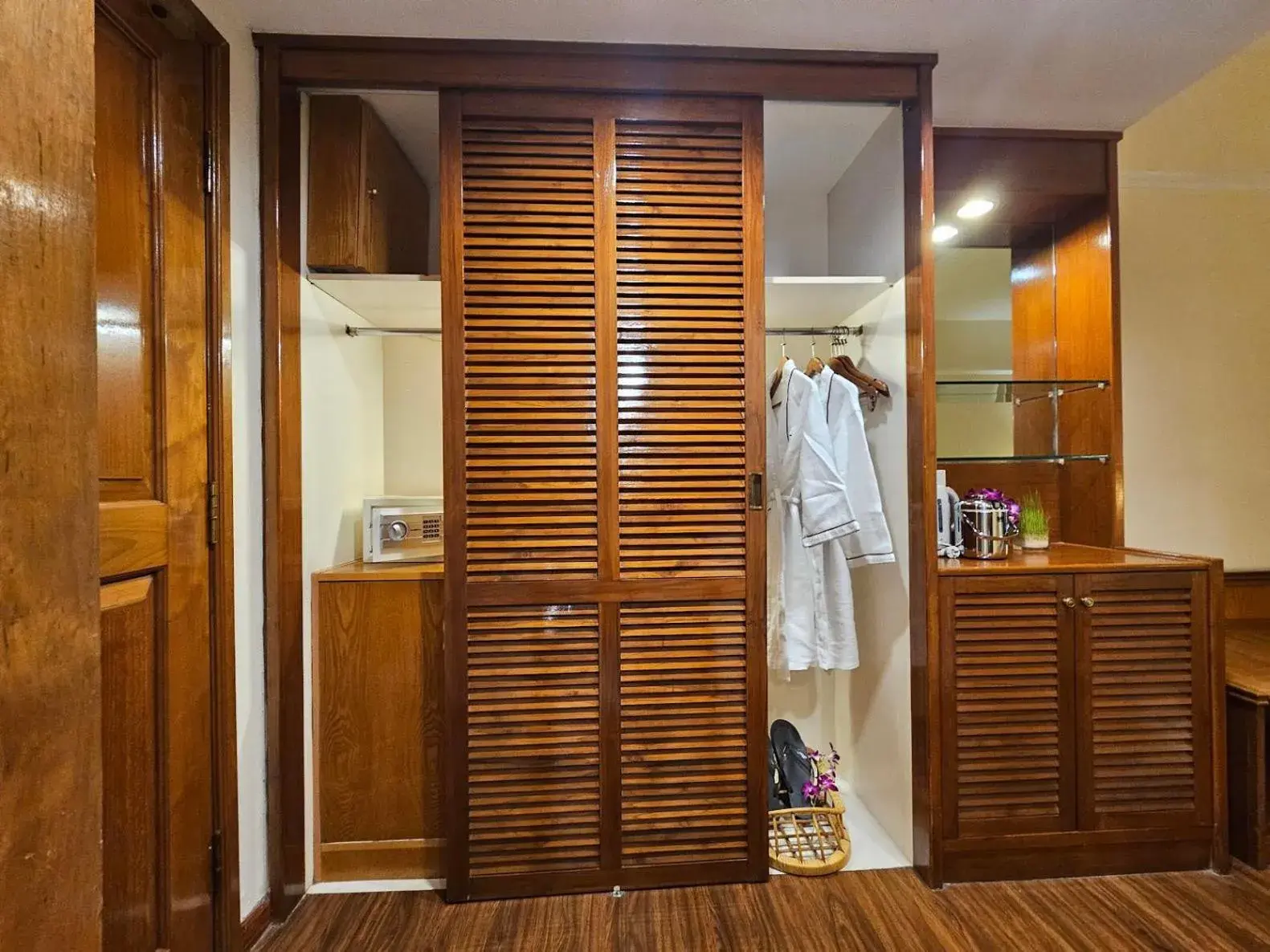 wardrobe in Ramana Saigon Hotel