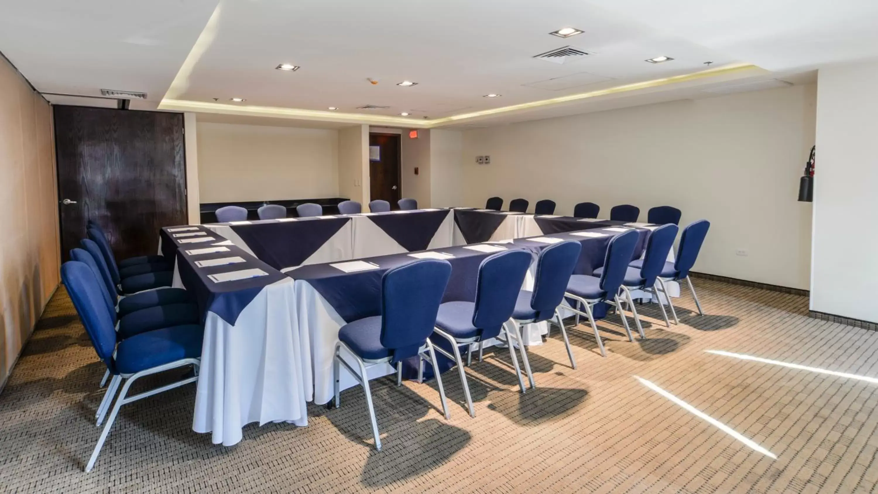 Meeting/conference room in Holiday Inn Express Culiacan, an IHG Hotel