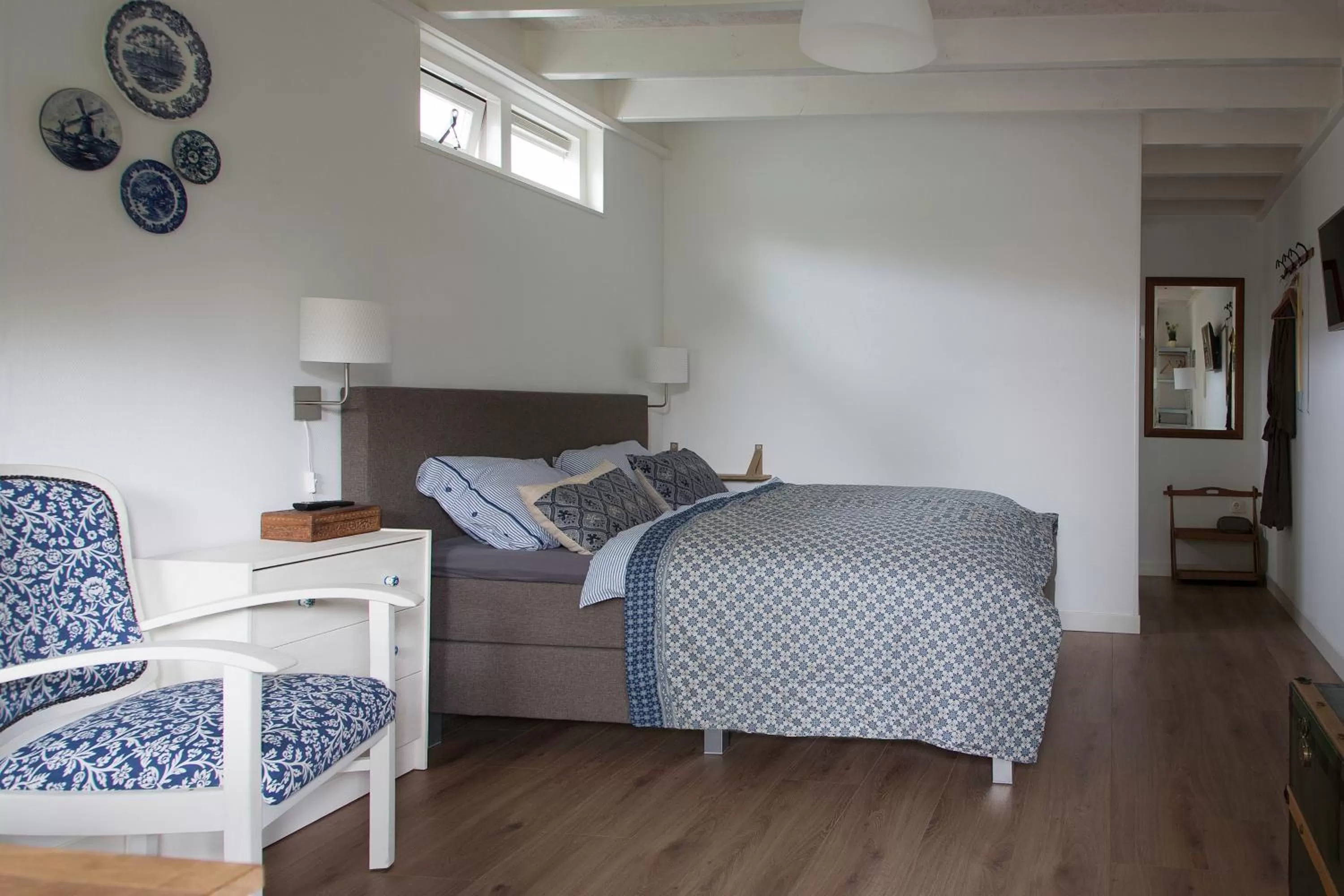 Property building, Bed in B&B Hoofddorp