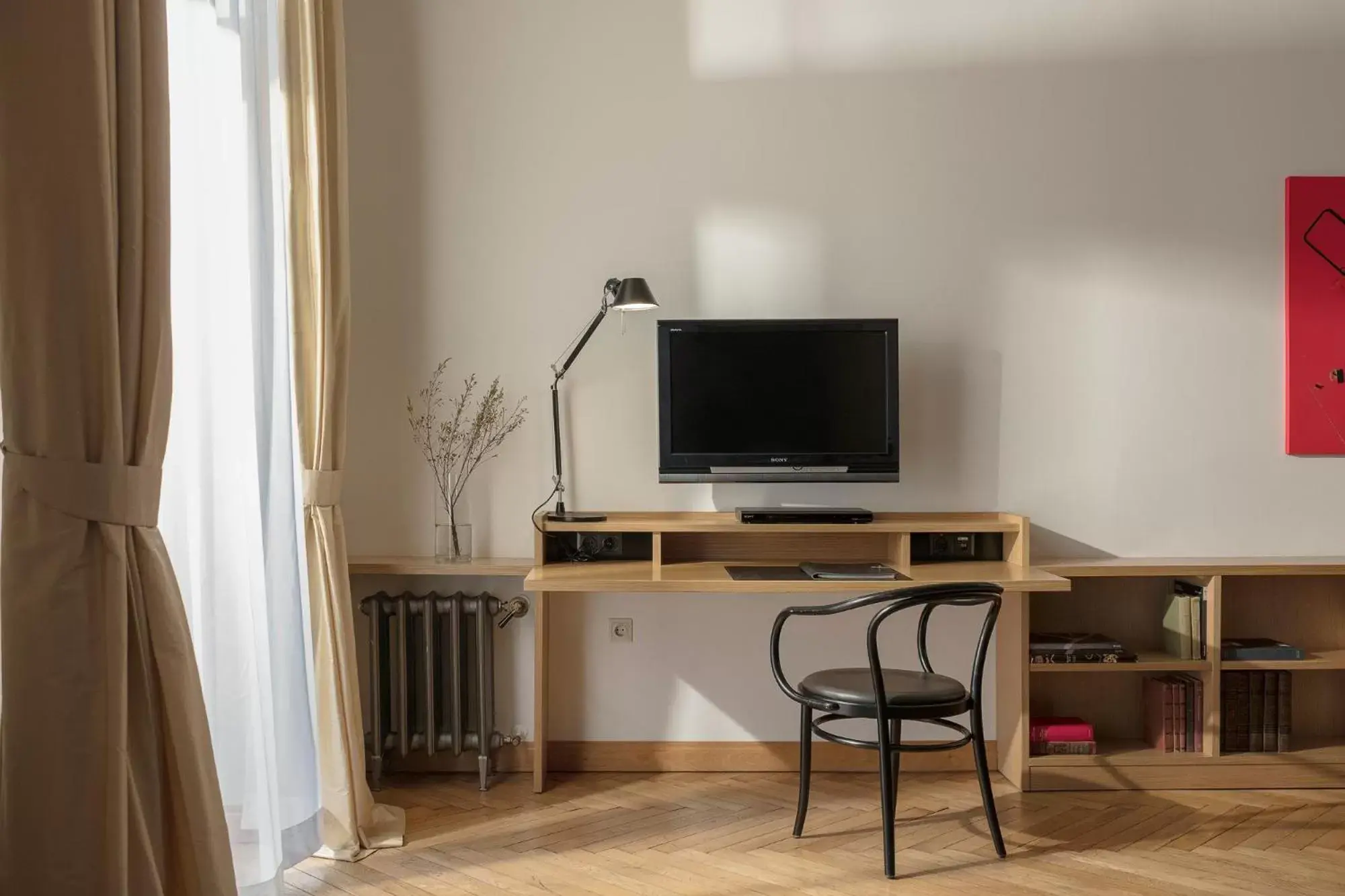 Living room, TV/Entertainment Center in Neiburgs Hotel