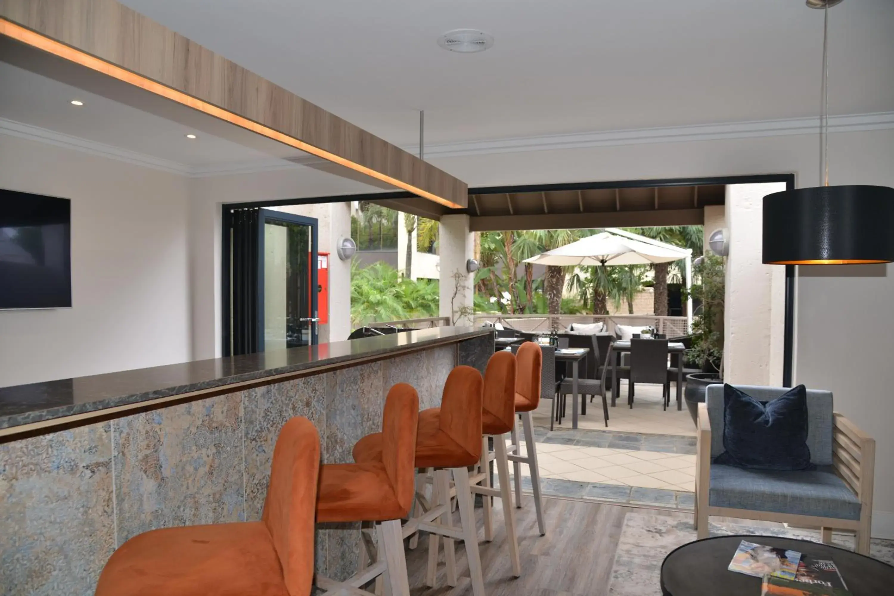 Lounge or bar, Lounge/Bar in Courtyard Hotel Sandton