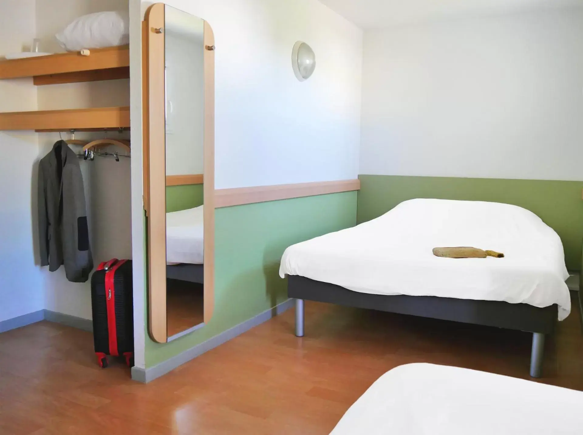 Bed in ibis budget Lisieux