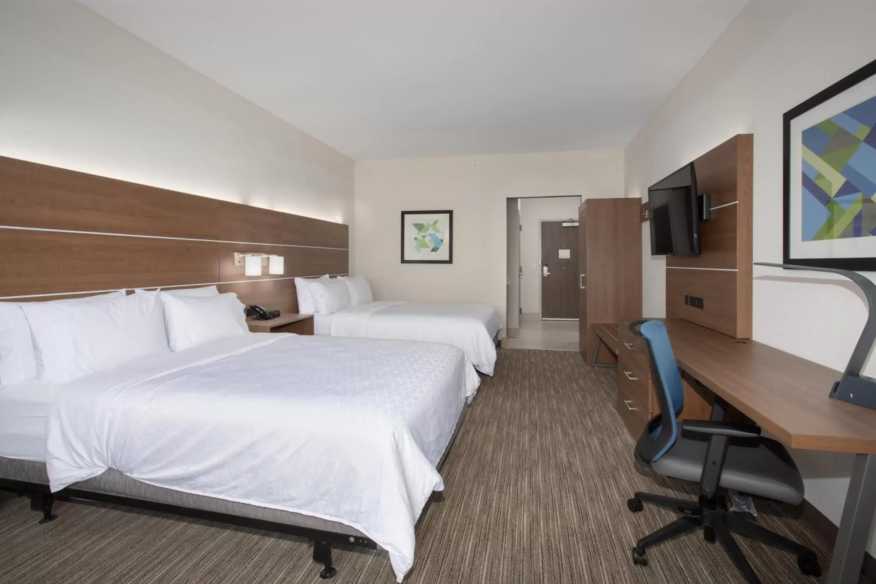 Photo of the whole room, Bed in Holiday Inn Express & Suites - Goodland I-70, an IHG Hotel