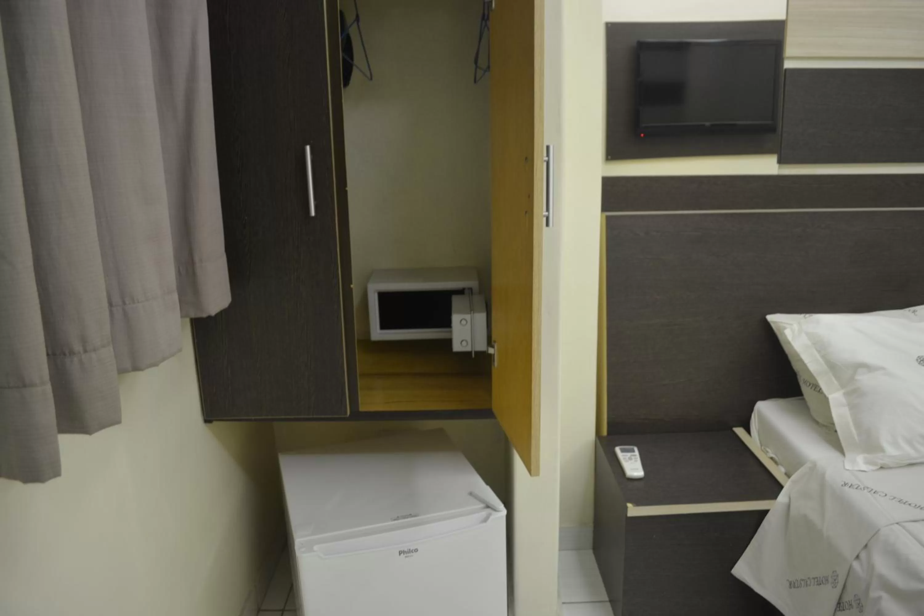 Bed in Hotel Calstar