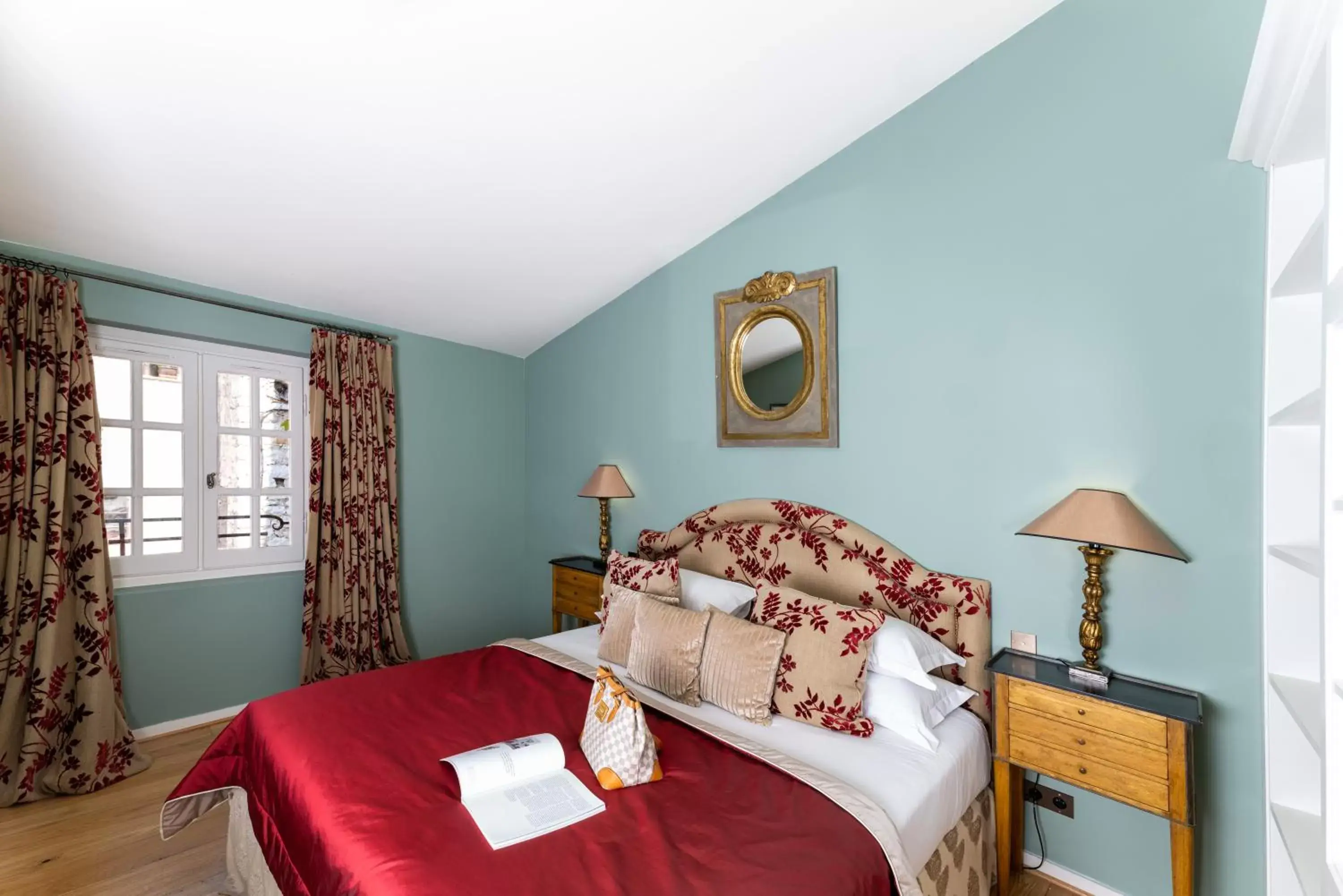 Bedroom, Bed in Hotel Le Saint Paul