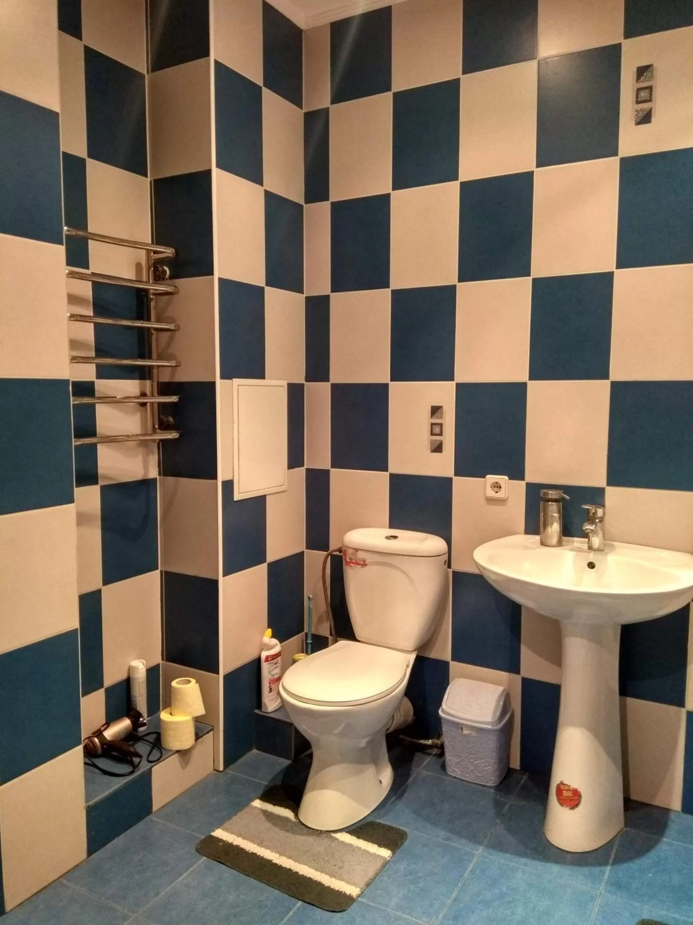 Toilet, Bathroom in Alaska Fox