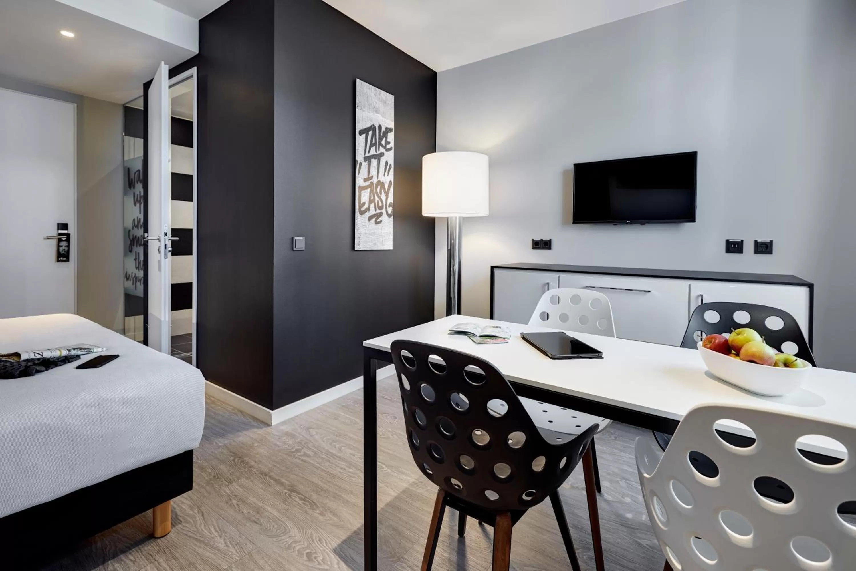 Photo of the whole room, Bed in LEGERE EXPRESS Tuttlingen