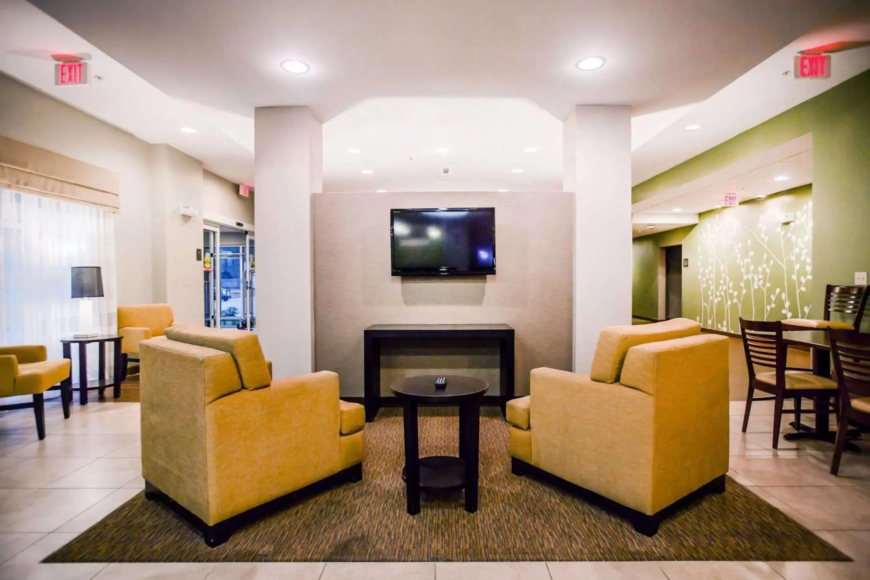 Lobby or reception, Seating Area in Sleep Inn & Suites Marion - Military Institute