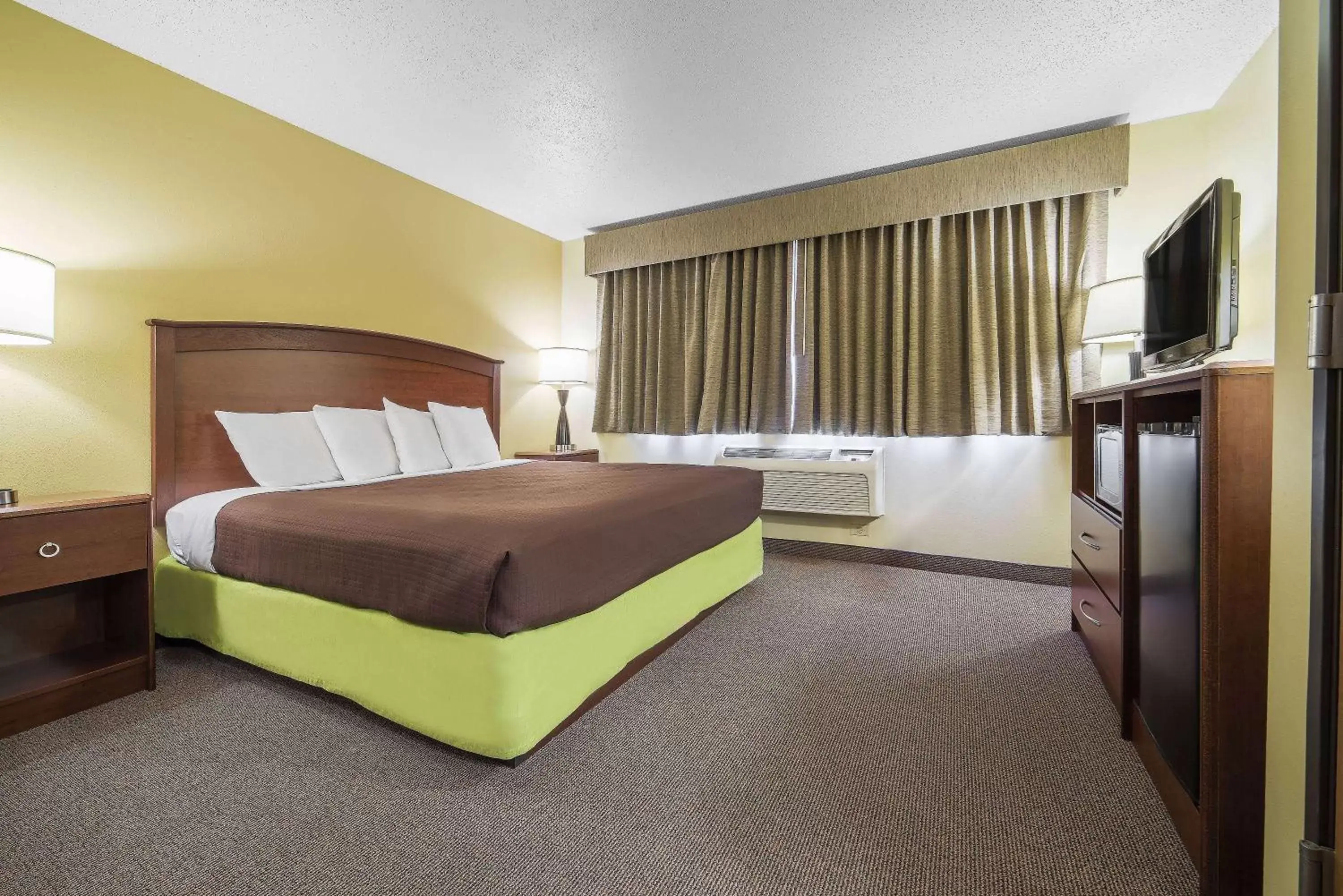 Photo of the whole room, Bed in AmericInn by Wyndham Sioux Falls