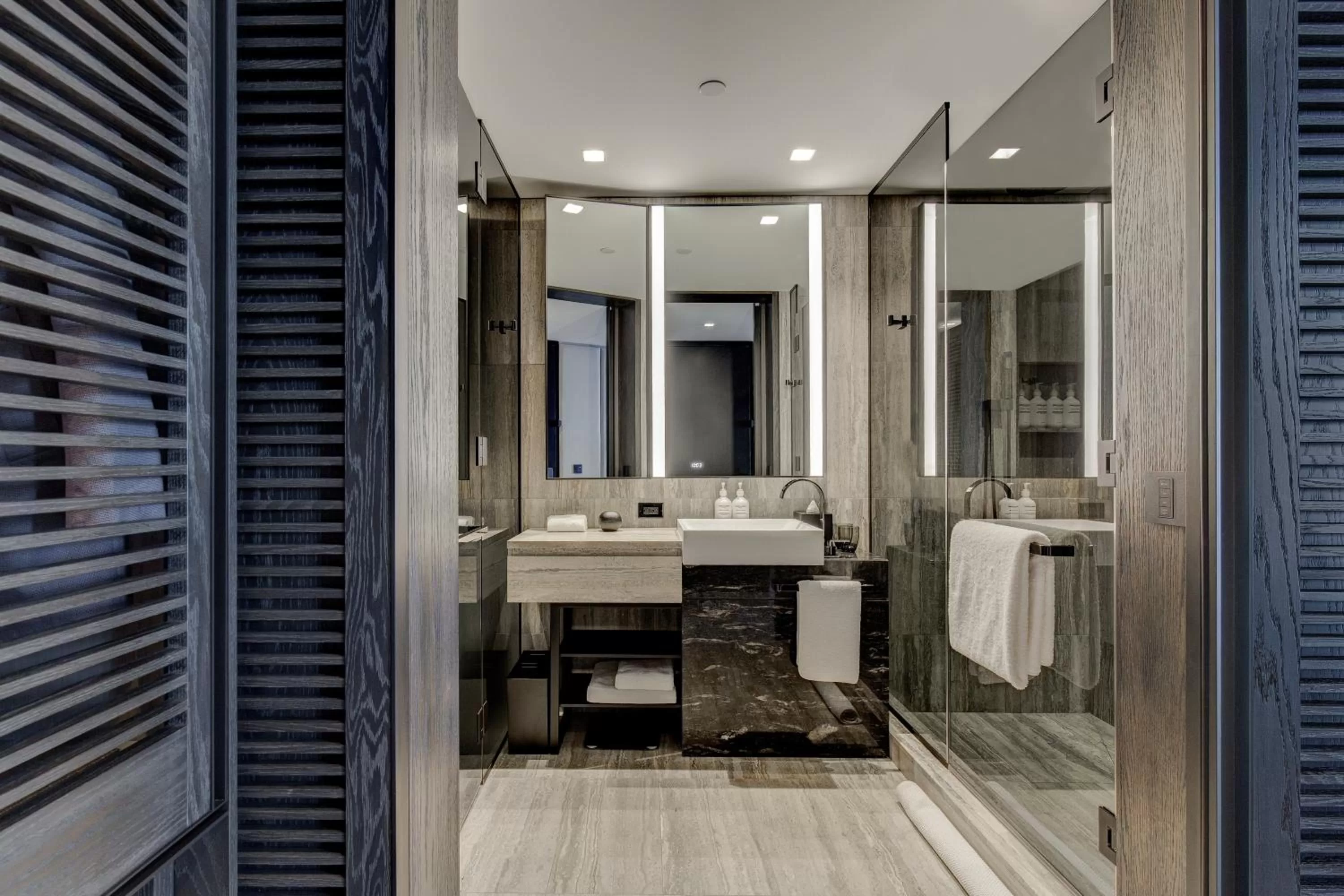 Photo of the whole room in Equinox Hotel New York