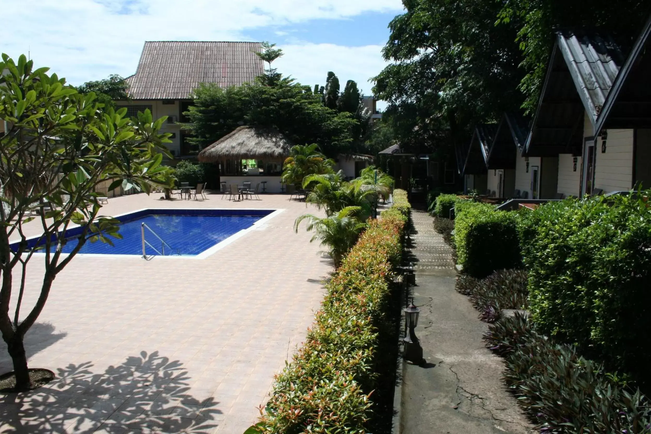 Garden, Pool View in The White Elephant Resort