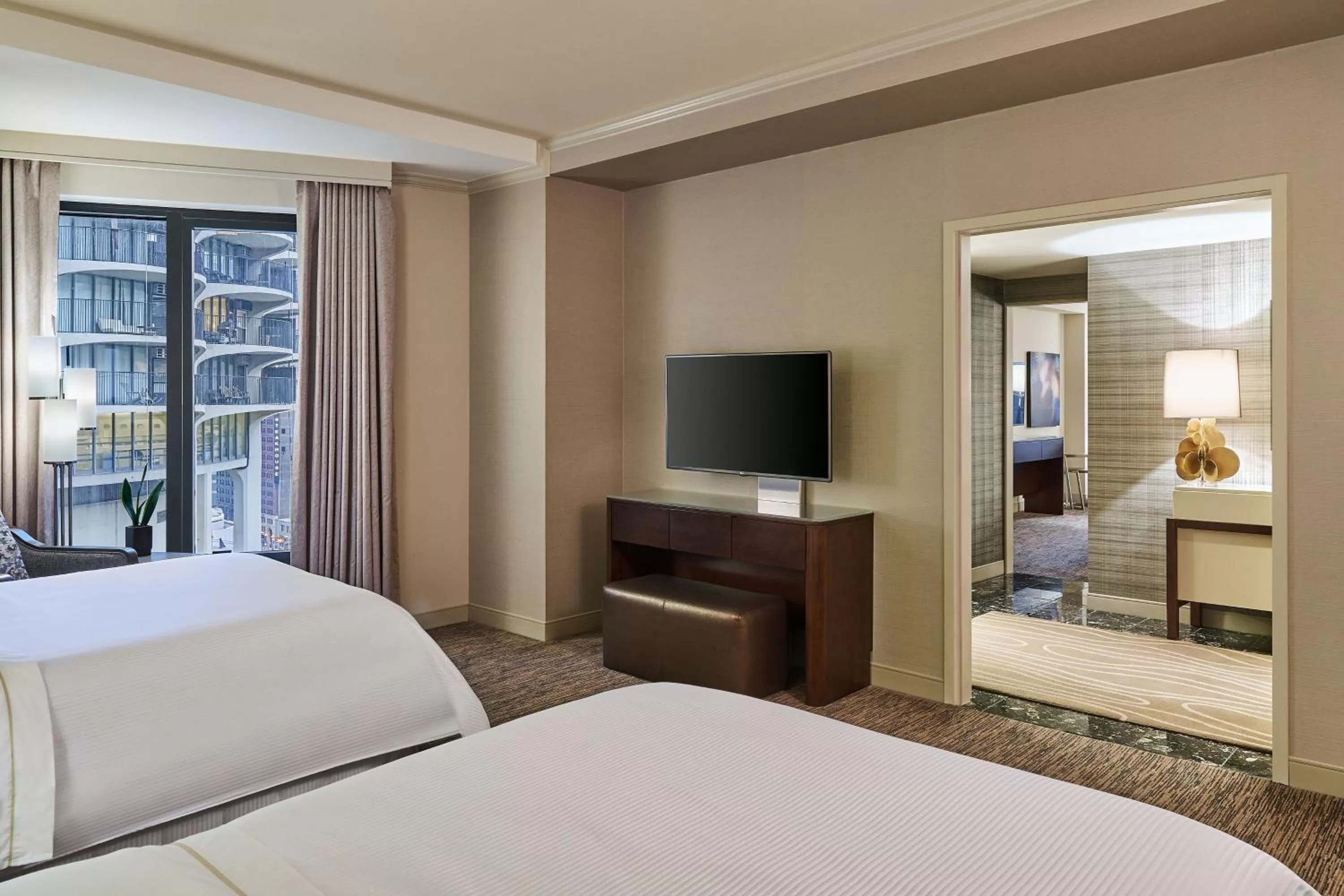 Bedroom, Bed in The Westin Chicago River North