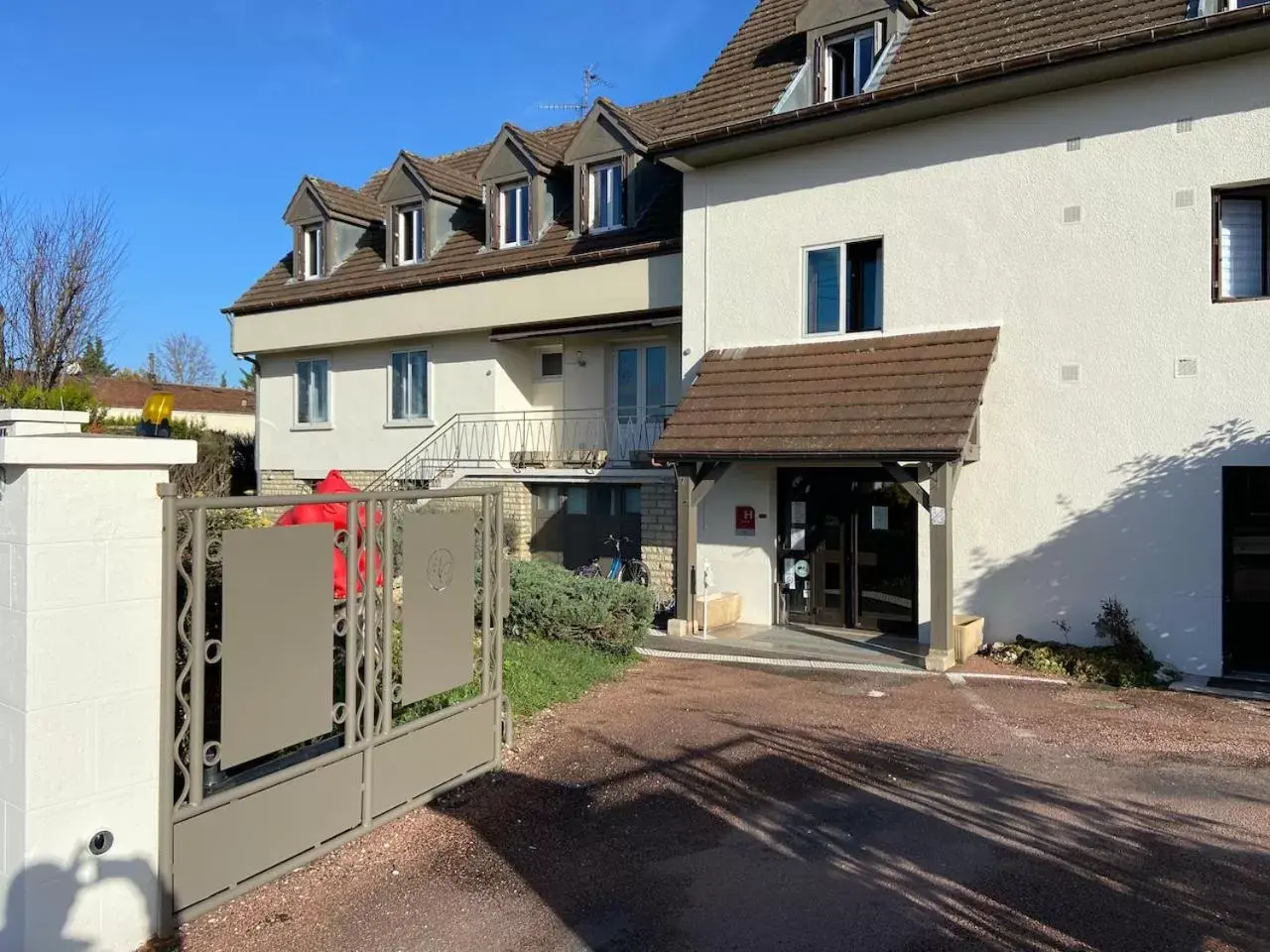 Facade/entrance, Property Building in Maison Cabotte