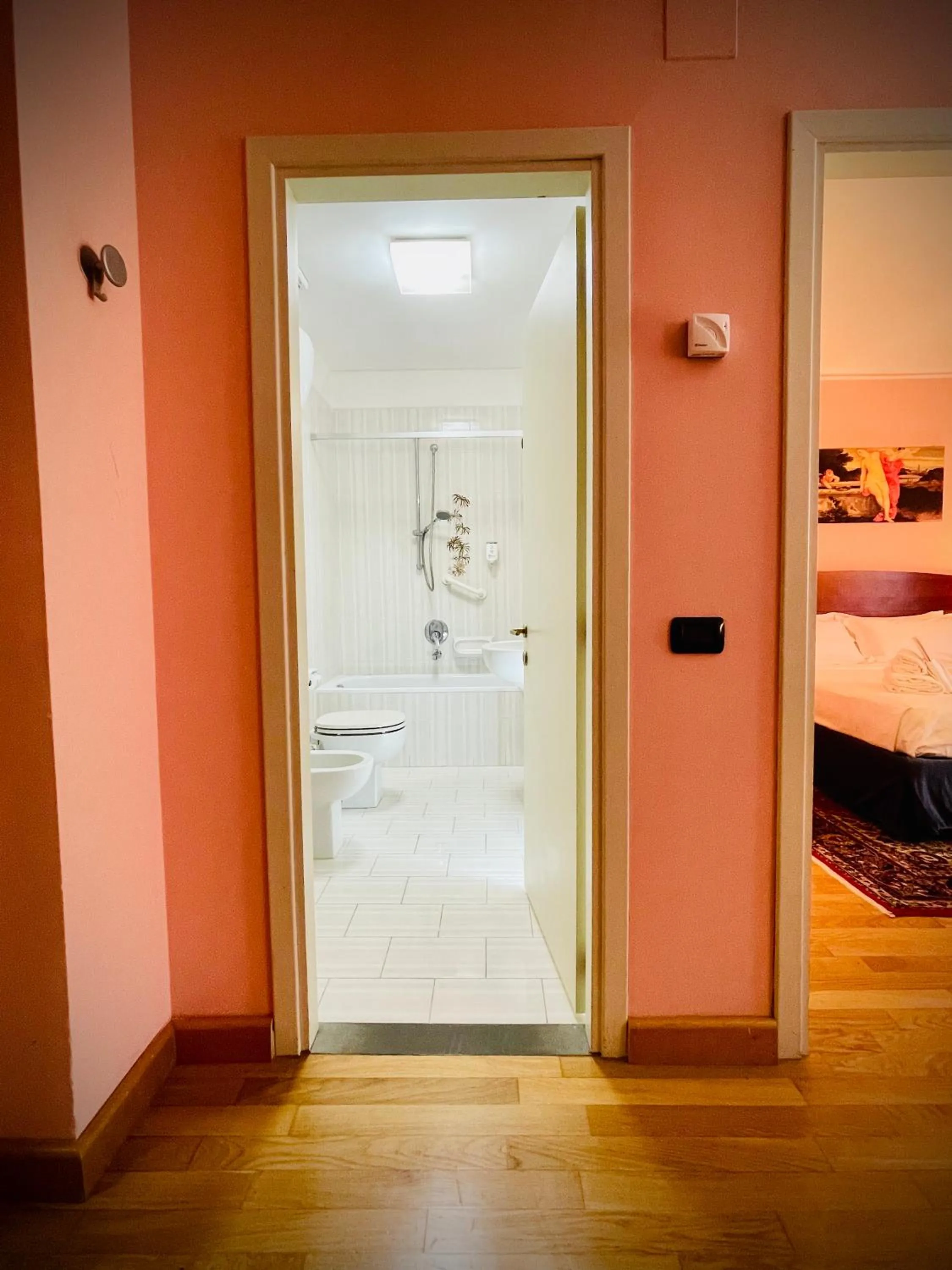 Bathroom, Bed in Hotel Hermitage