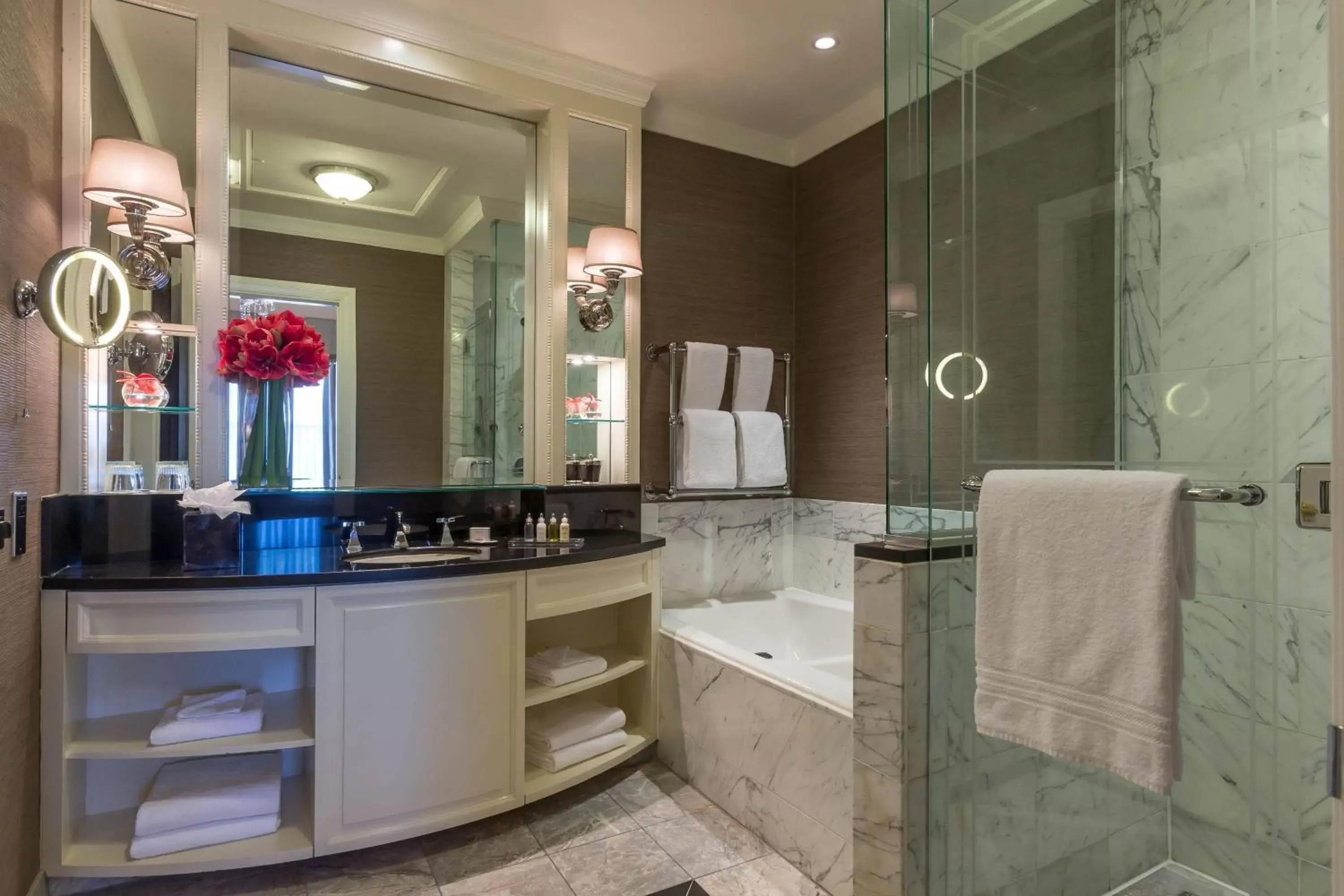 Bathroom in The Shelbourne, Autograph Collection