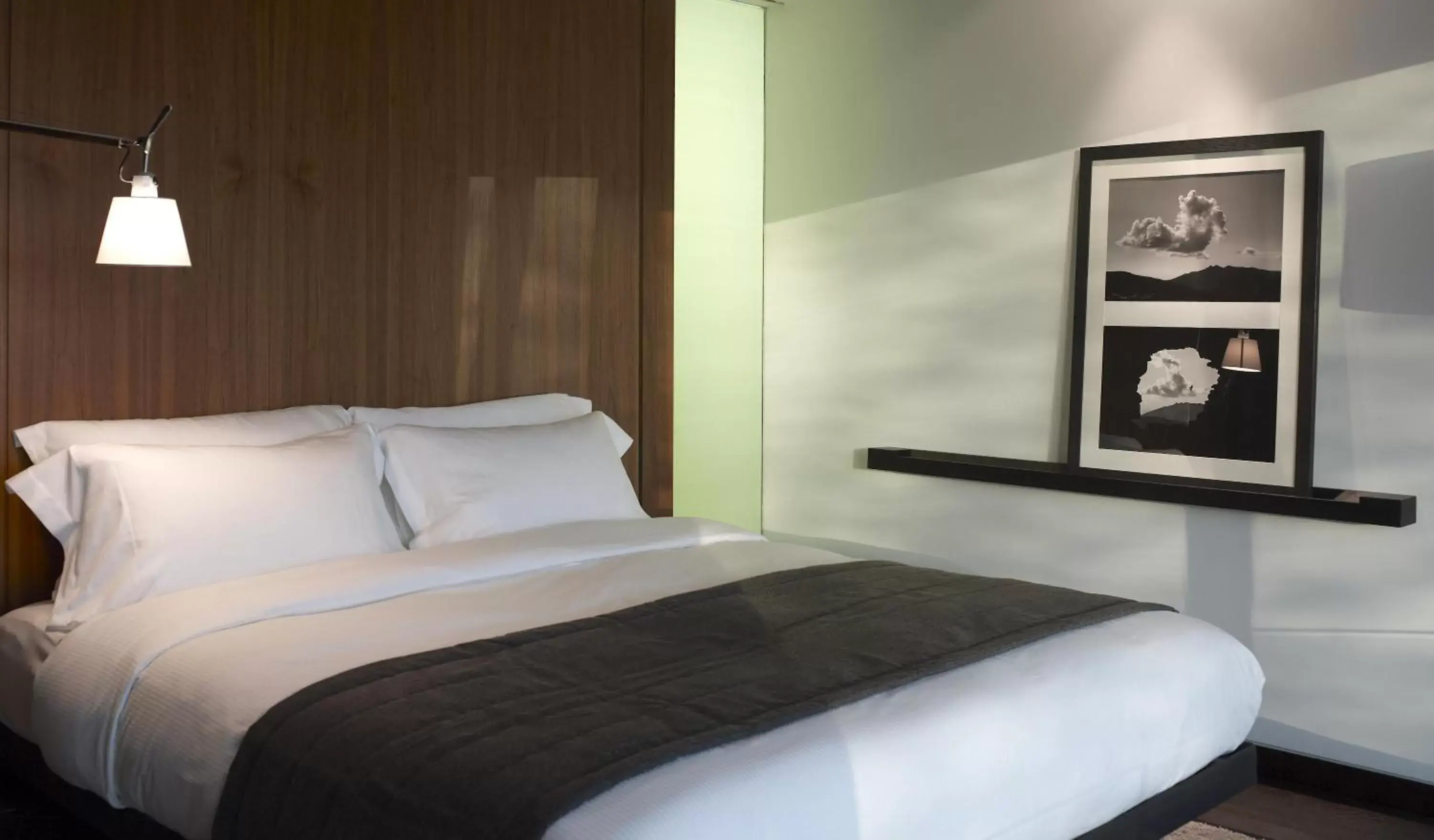 Bedroom, Bed in The Met Hotel Thessaloniki, a Member of Design Hotels