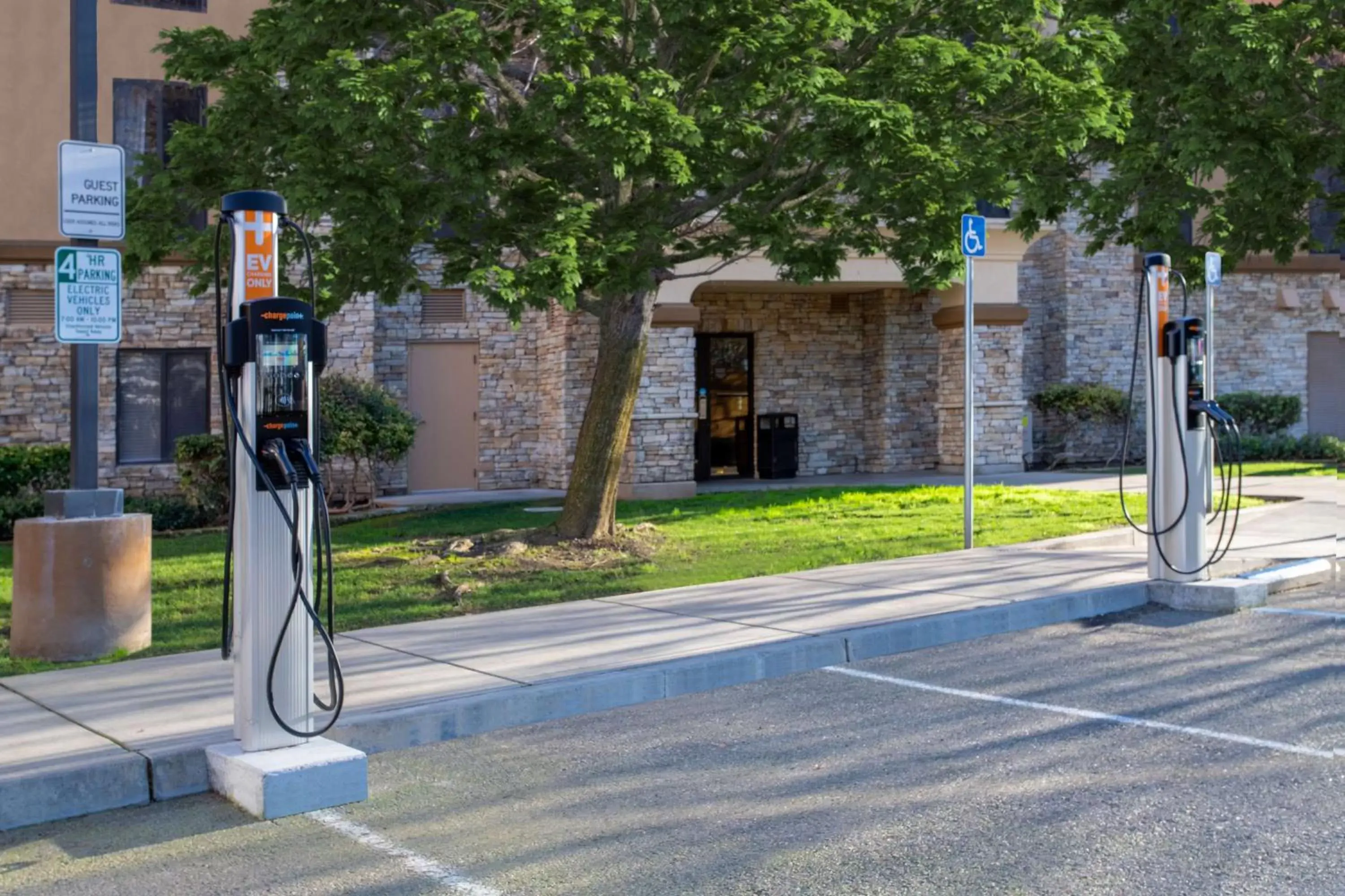 Property building in Hampton Inn & Suites Sacramento-Elk Grove Laguna I-5 Property building in Hampton Inn & Suites Sacramento-Elk Grove Laguna I-5