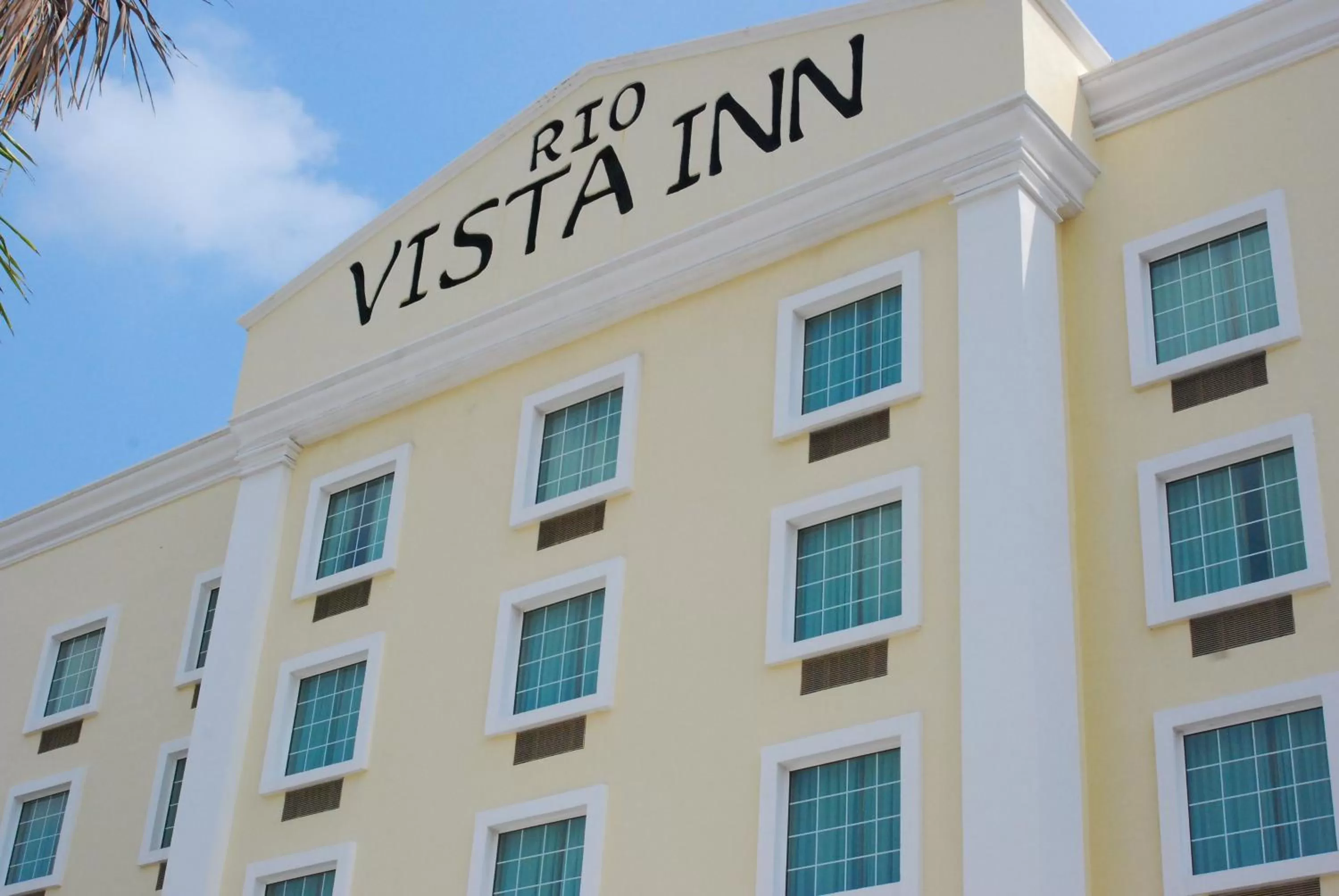 Facade/entrance in Rio Vista Inn Business High Class Tampico