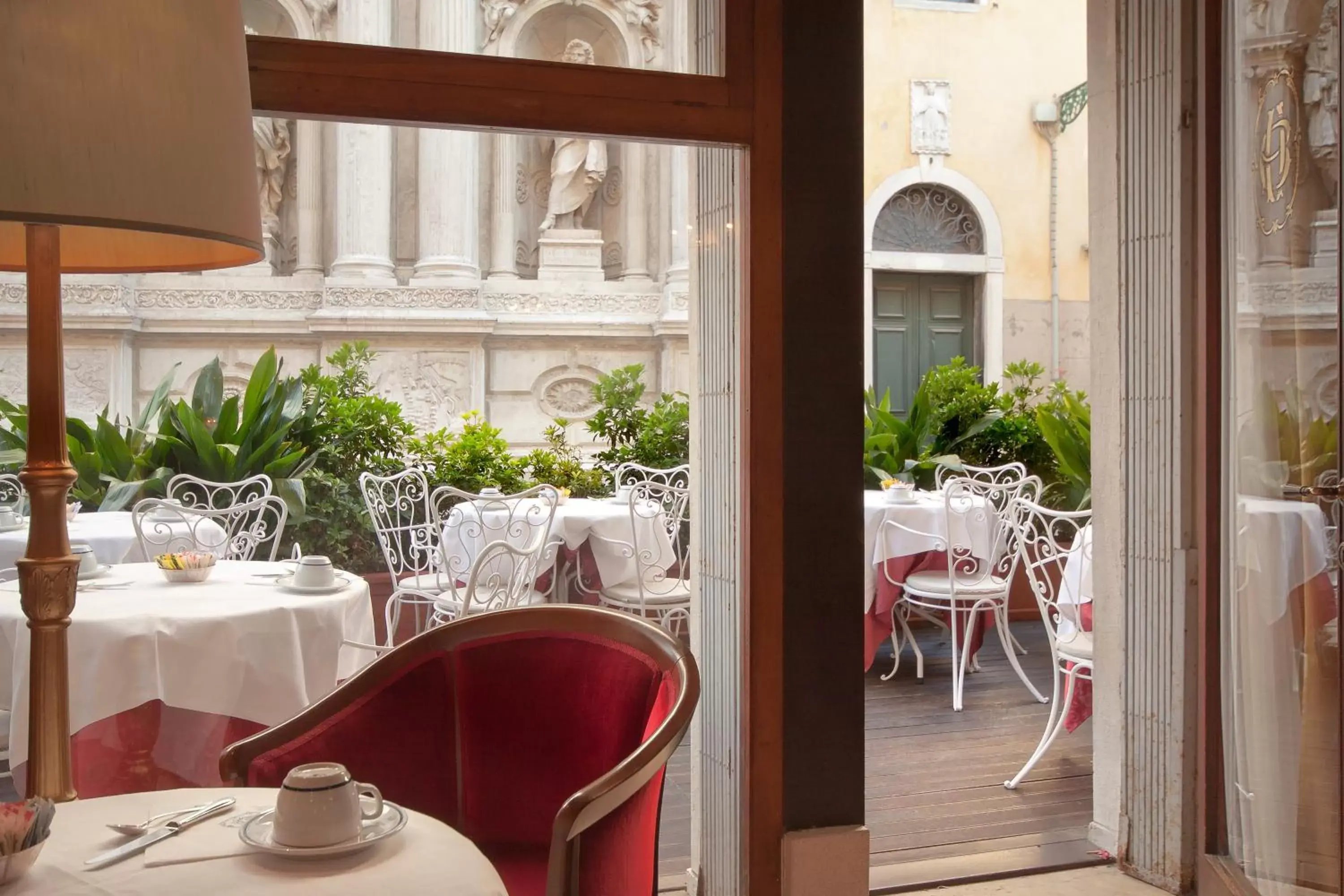 View (from property/room), Restaurant/Places to Eat in Hotel Bel Sito e Berlino